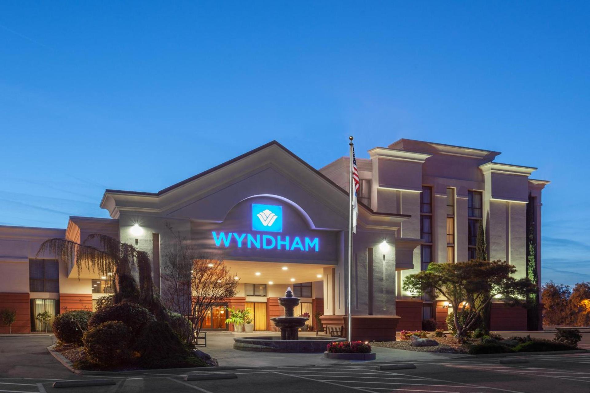 Wyndham Visalia — hotel in Visalia
