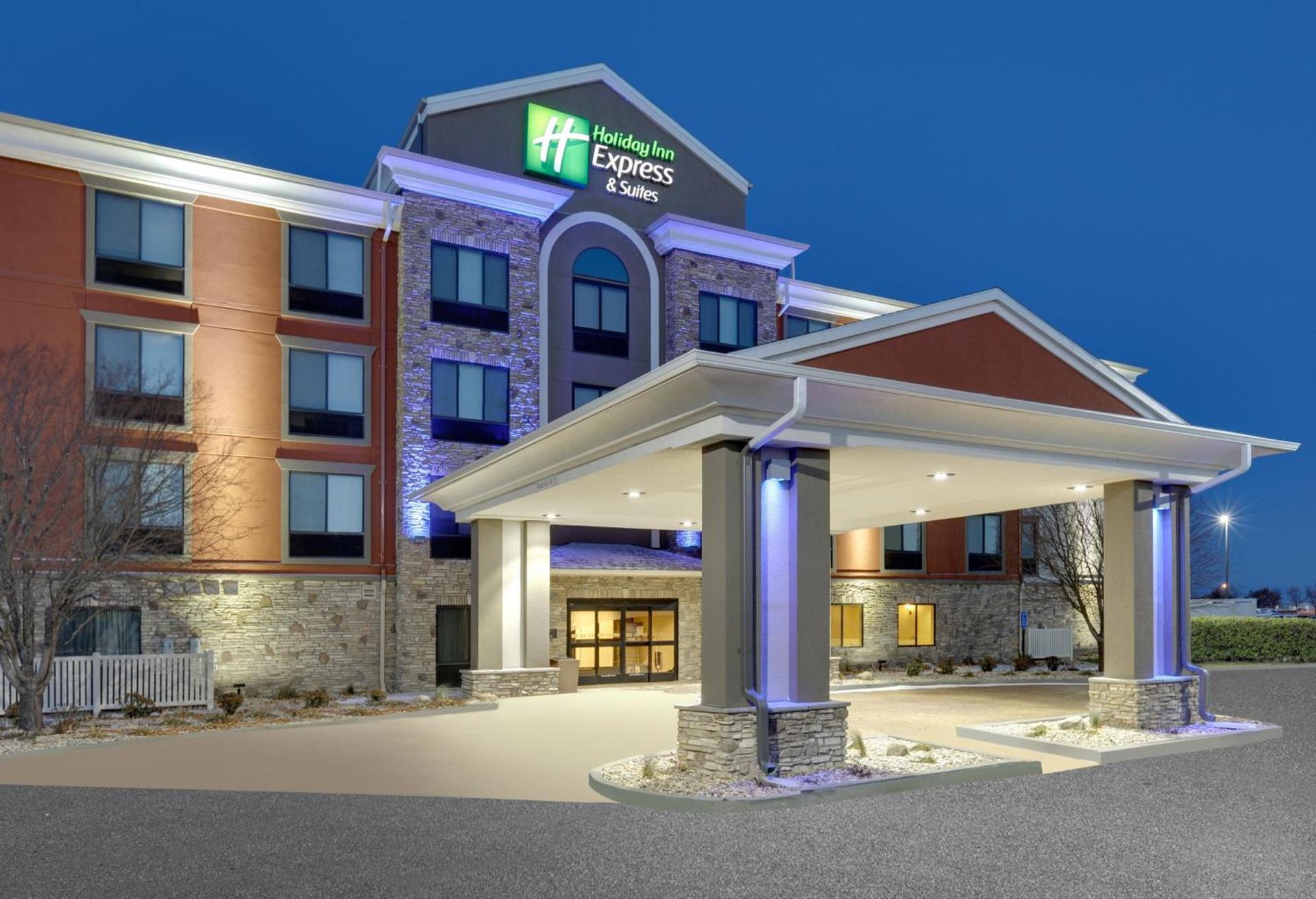 Holiday Inn Express & Suites Mitchell by IHG — hotel in Mitchell