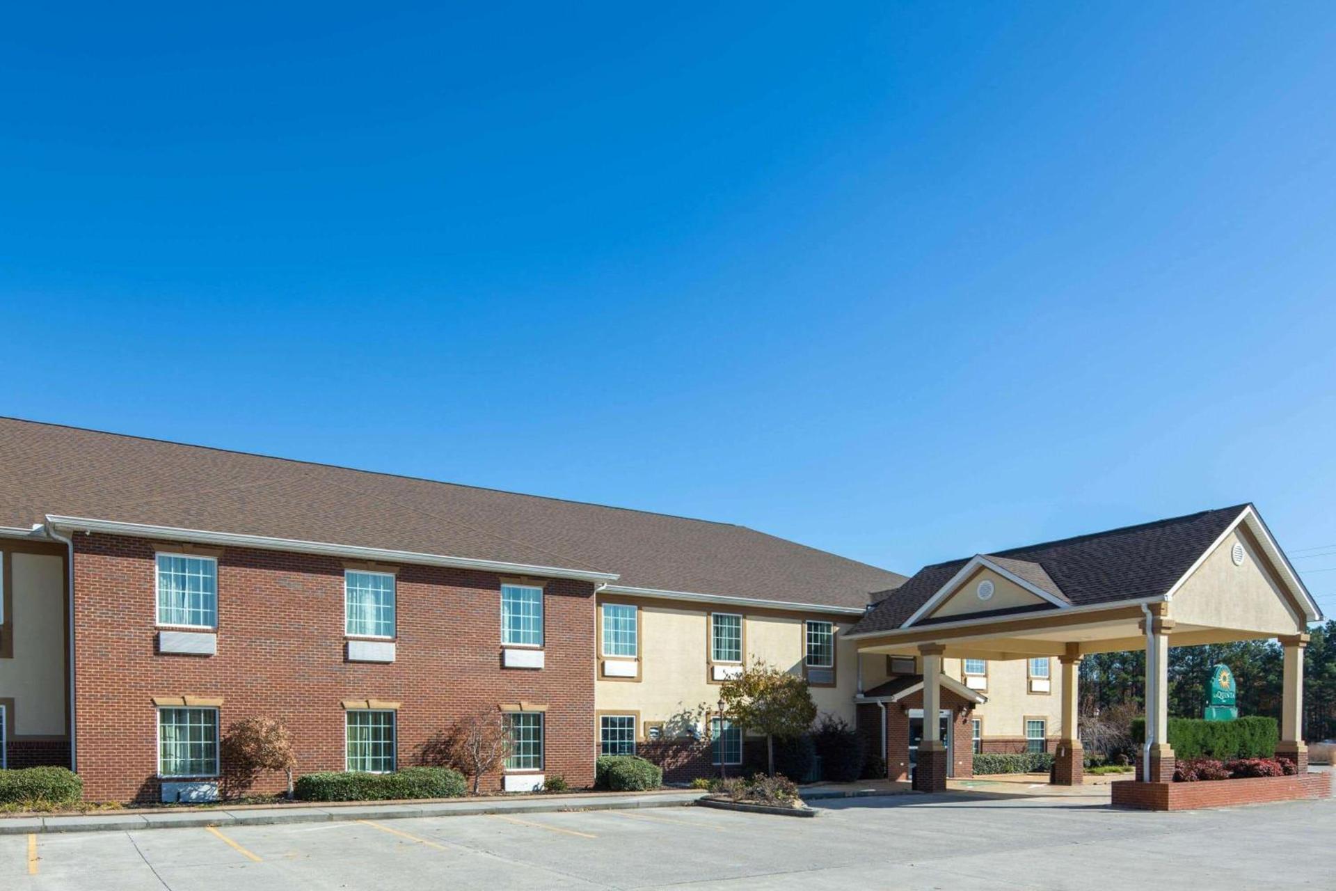 La Quinta Inn by Wyndham Calhoun South I-75 — hotel in Calhoun