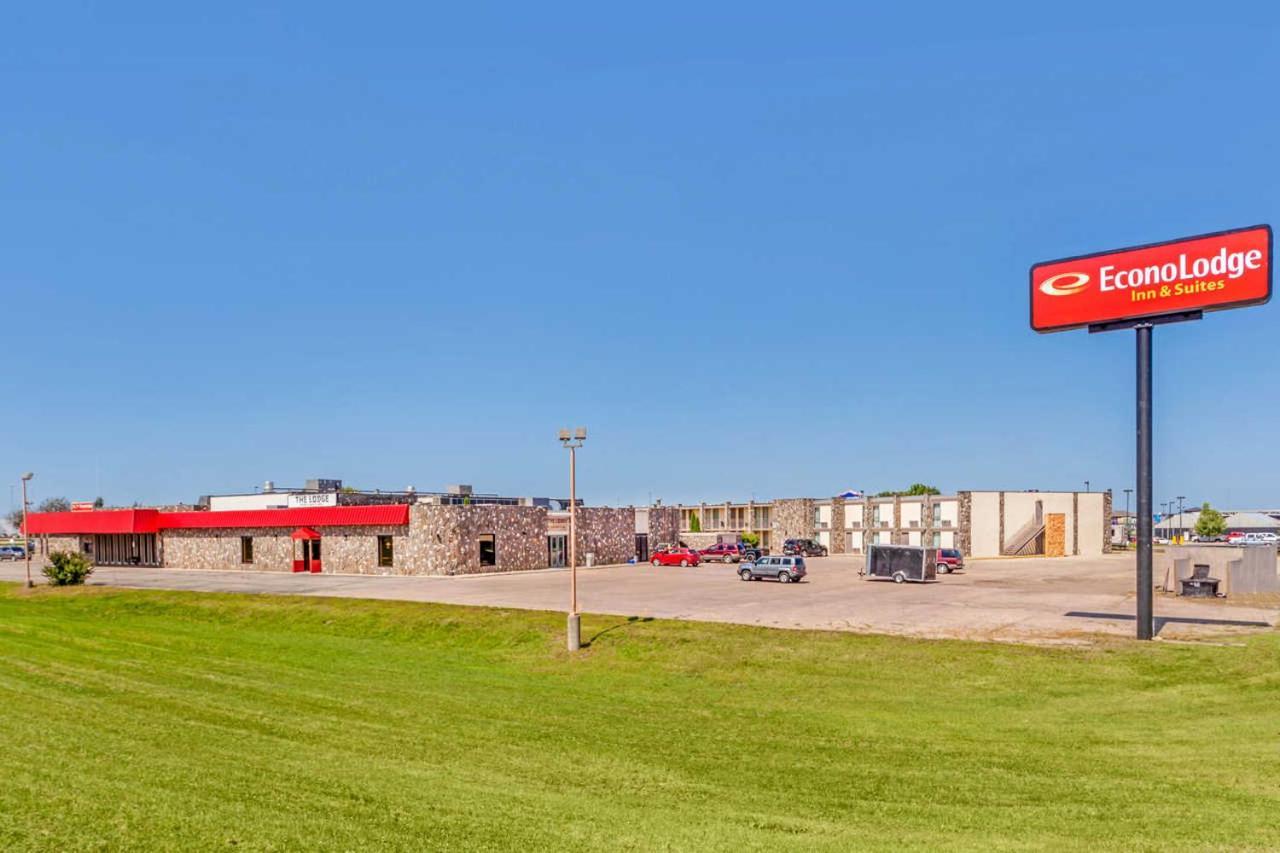 Econo Lodge Inn & Suites Brookings — hotel in Brookings