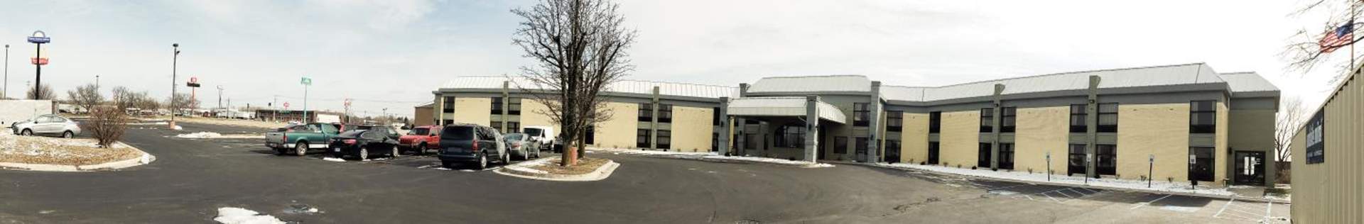 Days Inn & Suites by Wyndham Merrillville