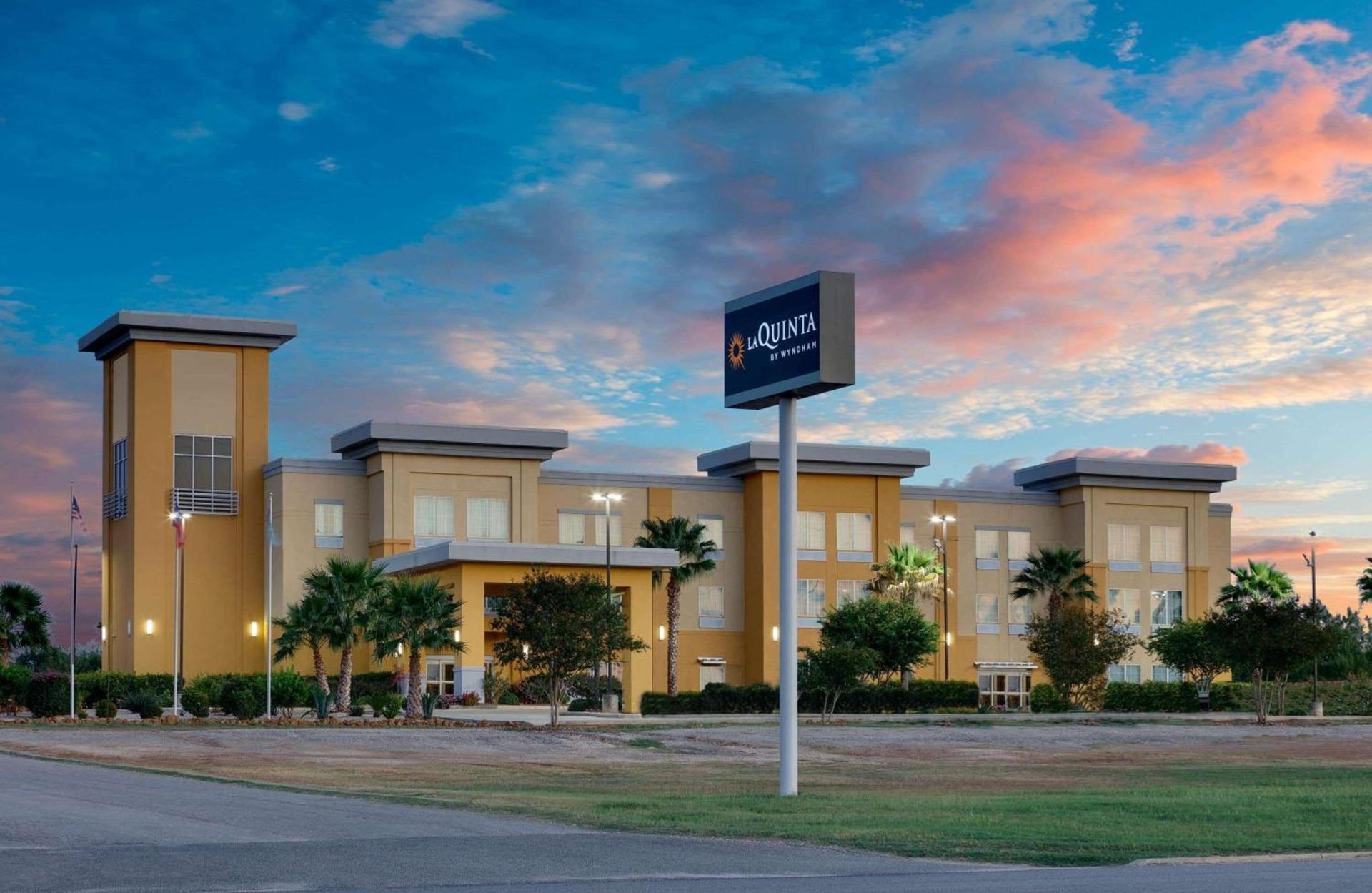 La Quinta by Wyndham Jourdanton - Pleasanton — hotel in Jourdanton