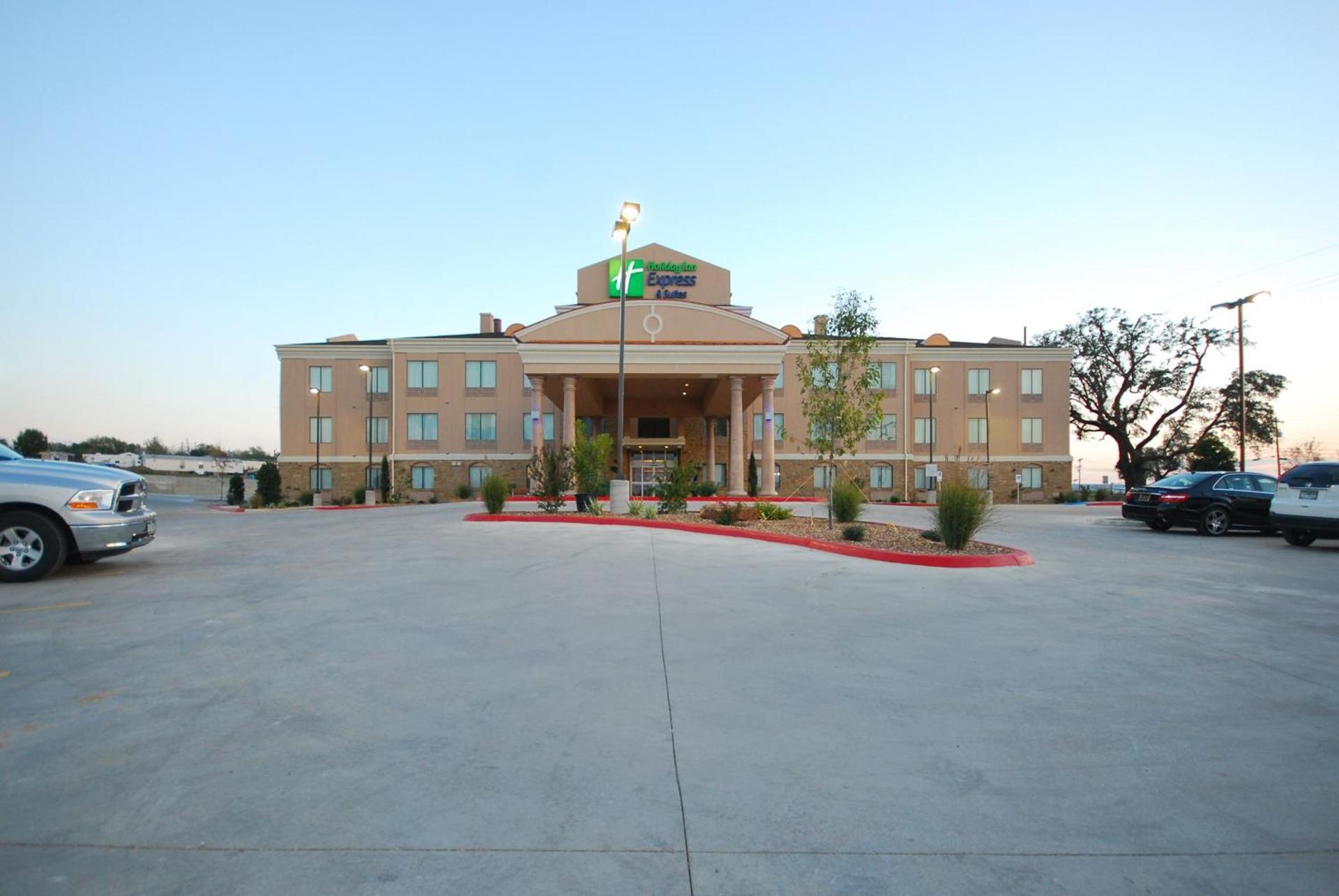 Holiday Inn Express & Suites Gonzales by IHG — hotel in Gonzales