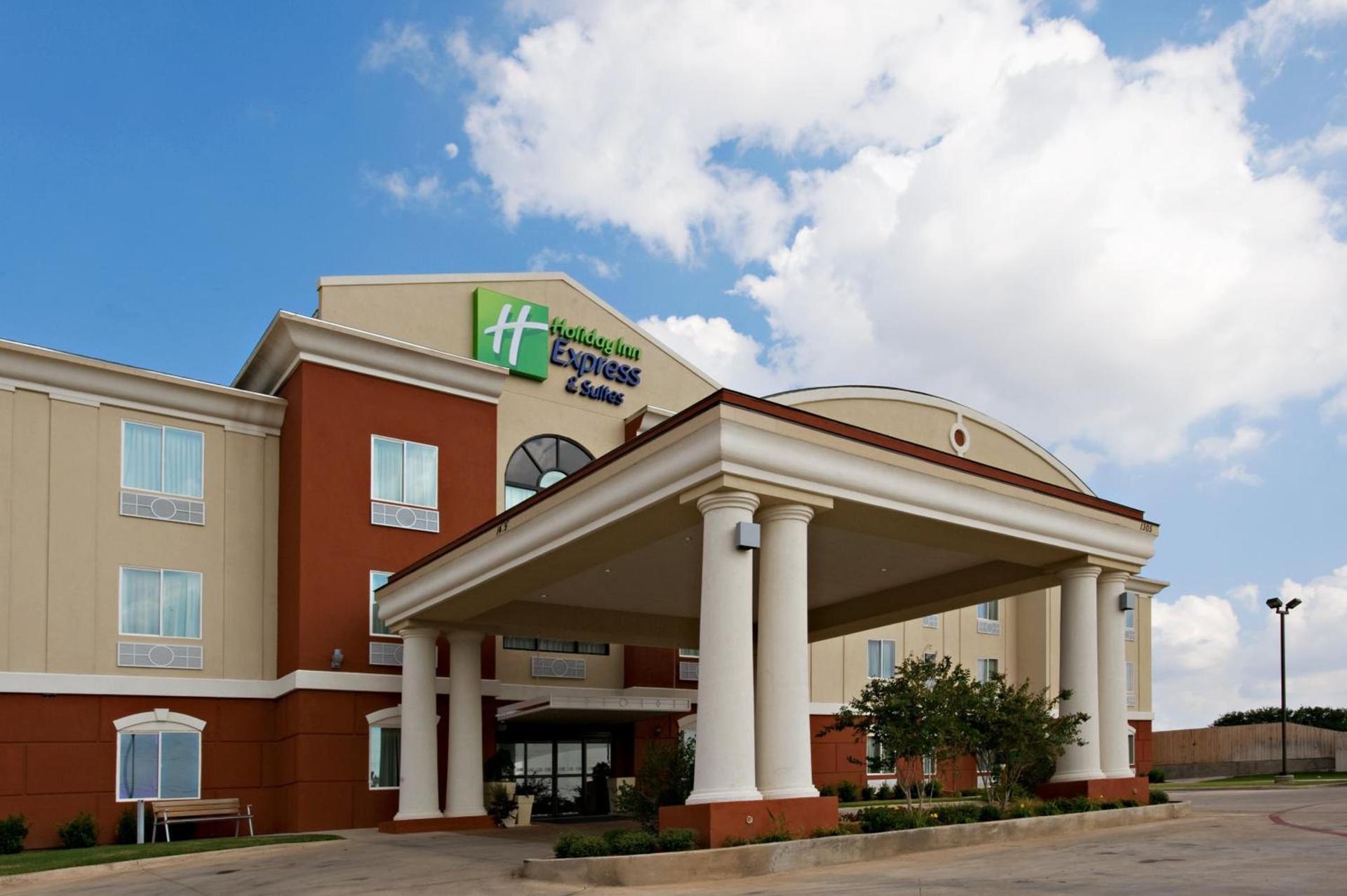 Holiday Inn Express and Suites Snyder, an IHG Hotel — hotel in Snyder