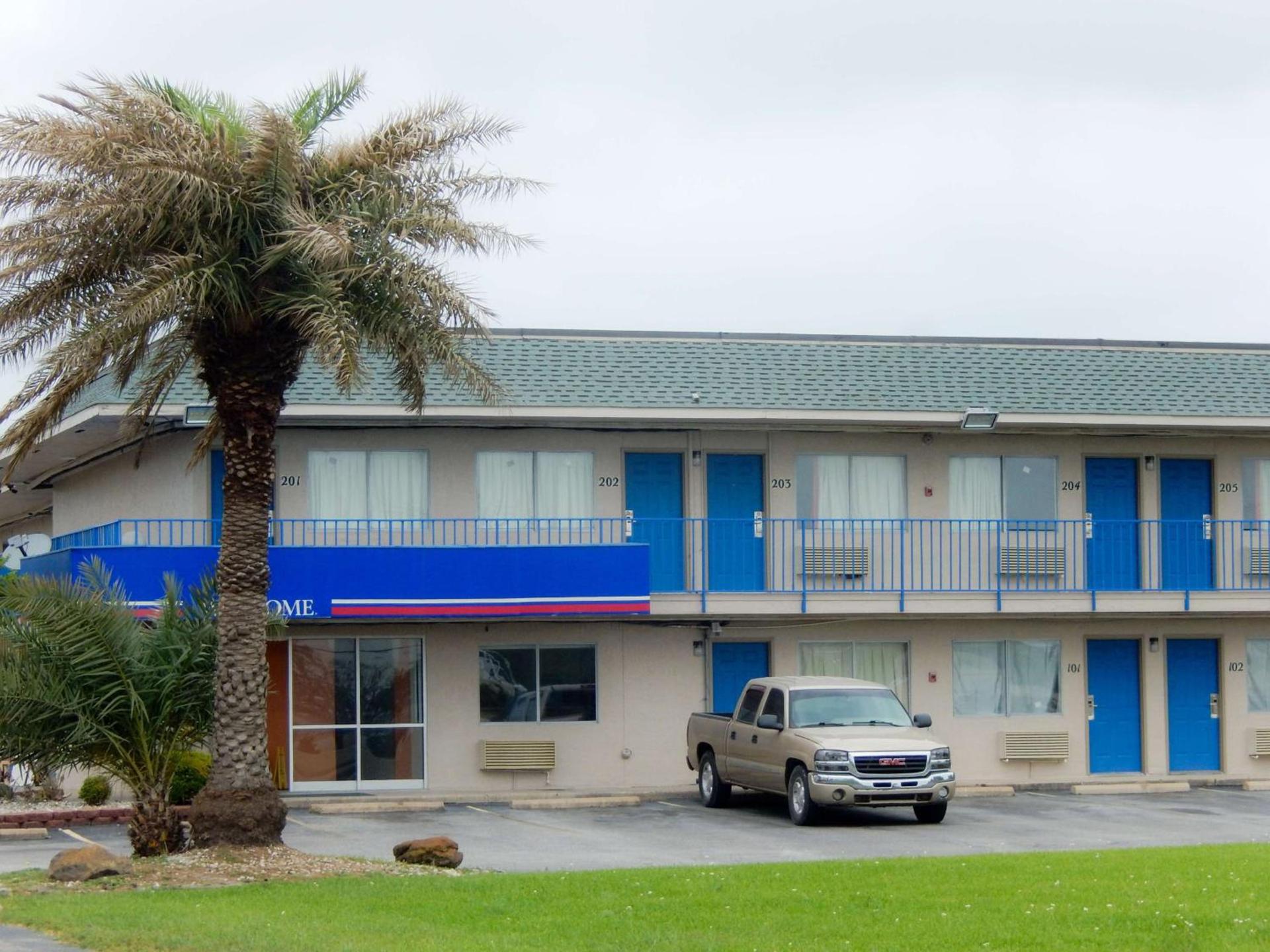 Motel 6-Clute, TX — hotel in Clute