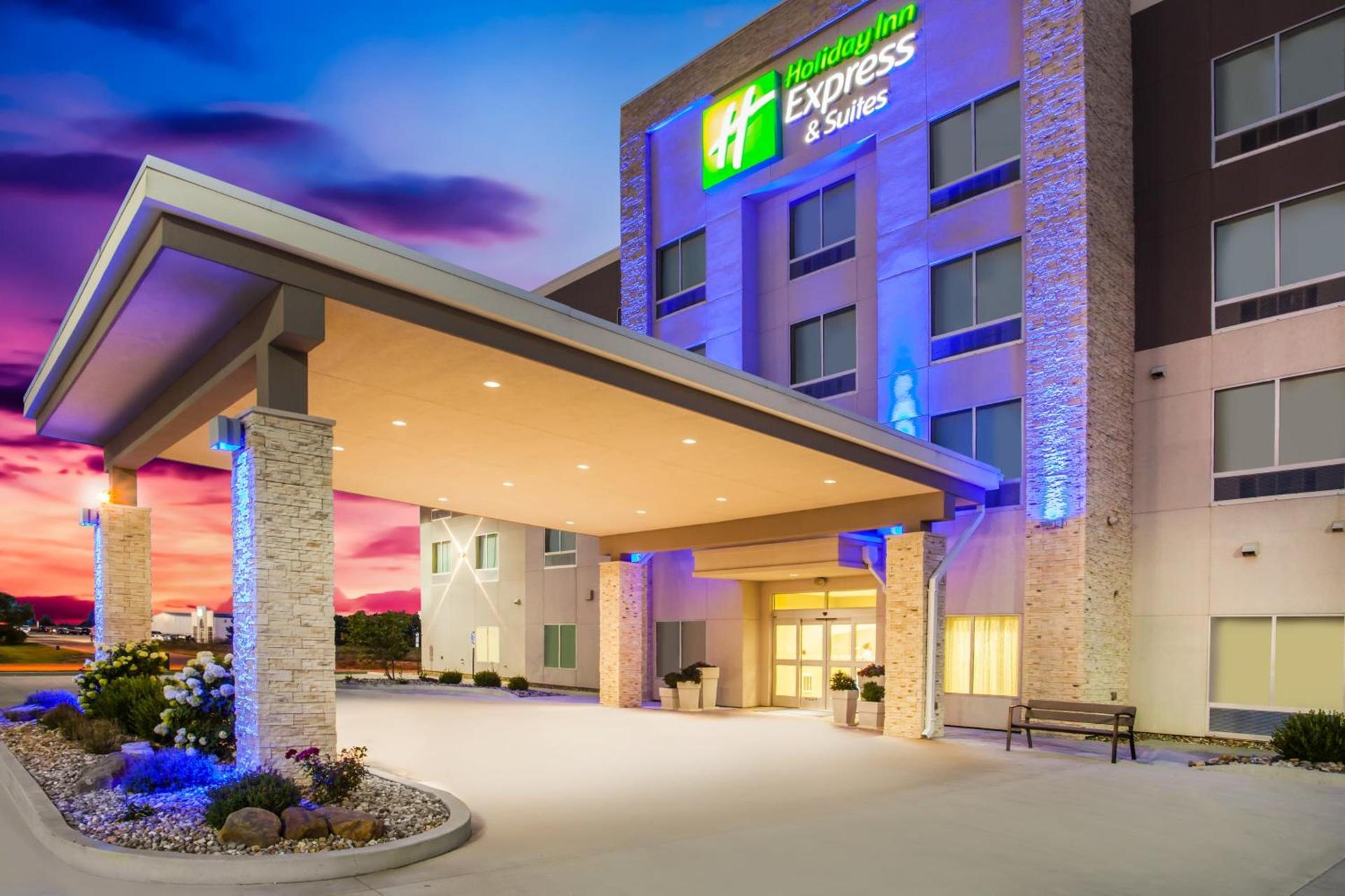 Holiday Inn Express & Suites Litchfield by IHG — hotel in Litchfield