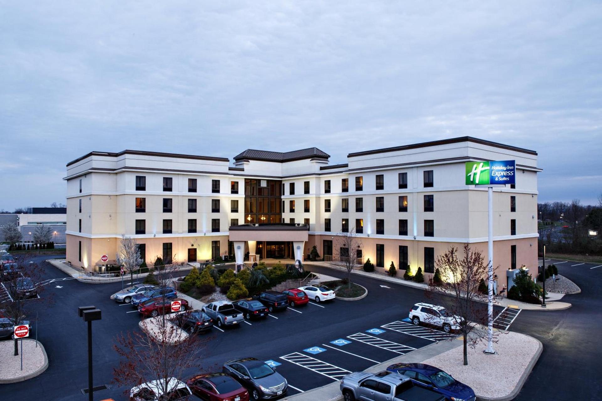 Holiday Inn Express & Suites Harrisburg West — hotel in Mechanicsburg