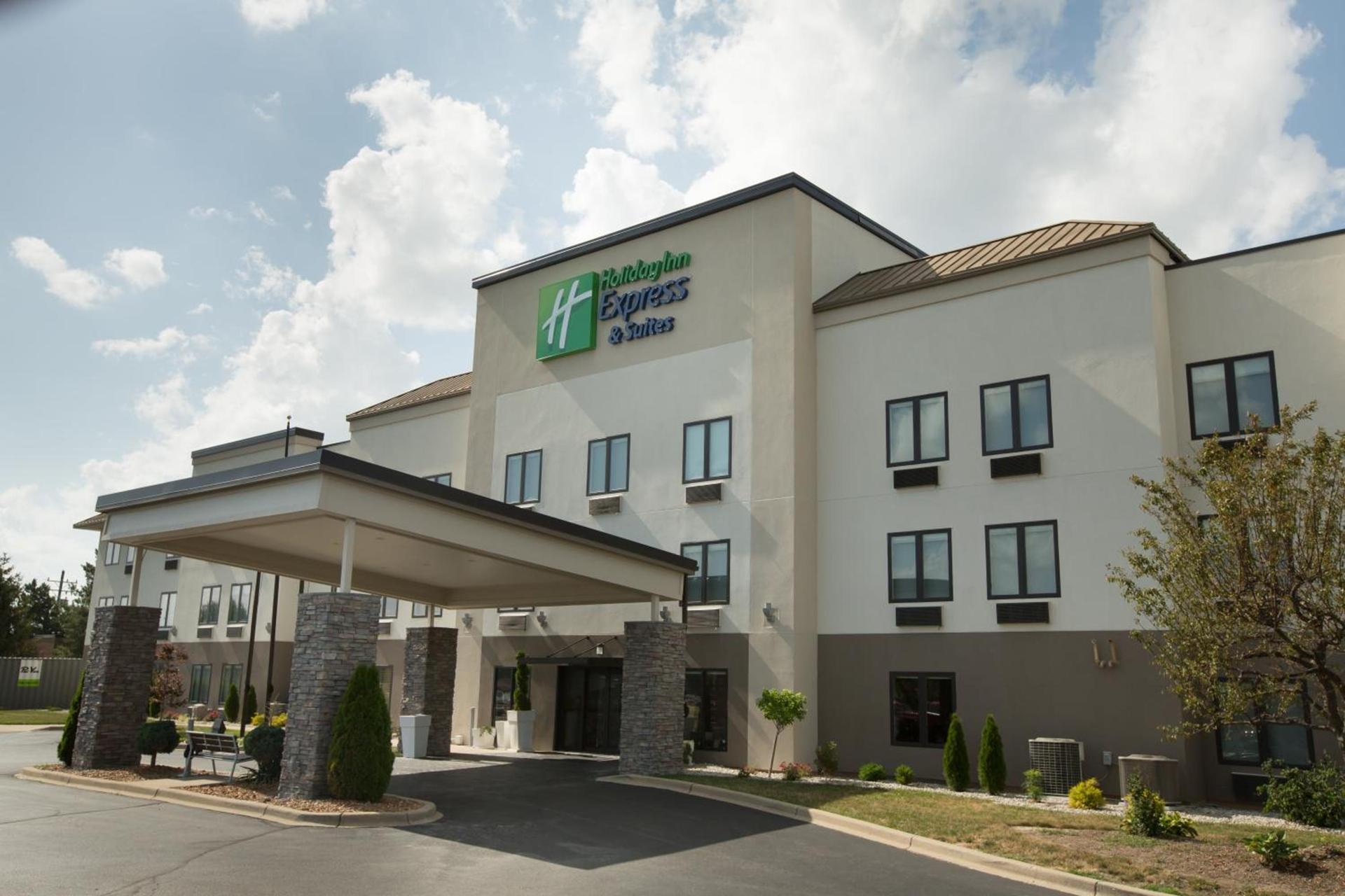 Holiday Inn Express Hotel & Suites Madison by IHG — hotel in Madison