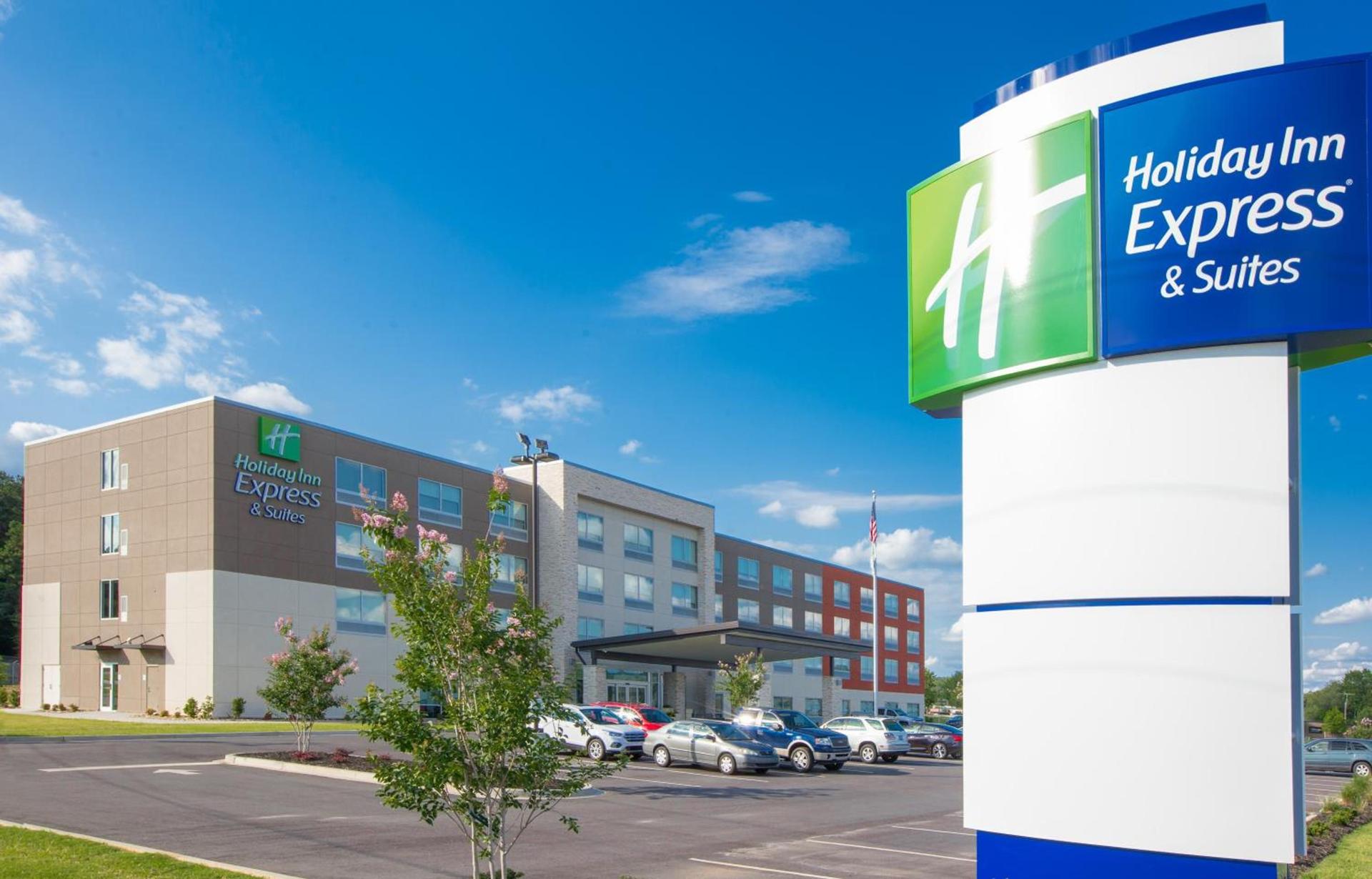 Holiday Inn Express & Suites Greenwood Mall by IHG — hotel in Greenwood
