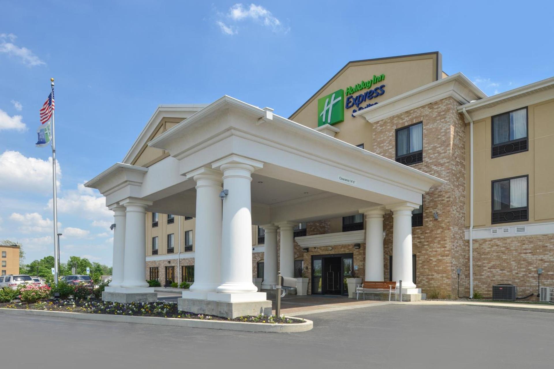 Holiday Inn Express & Suites Greenfield by IHG — hotel in Greenfield
