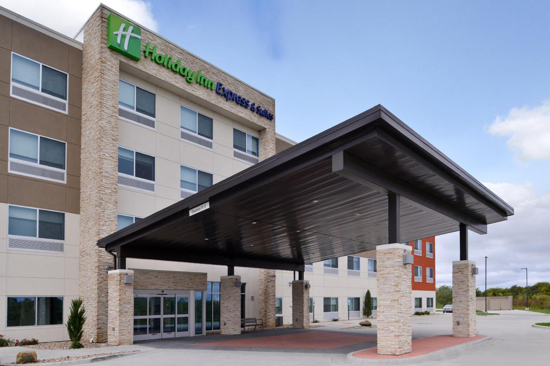 Holiday Inn Express & Suites - Kansas City - Lee's Summit by IHG — hotel in Lees Summit