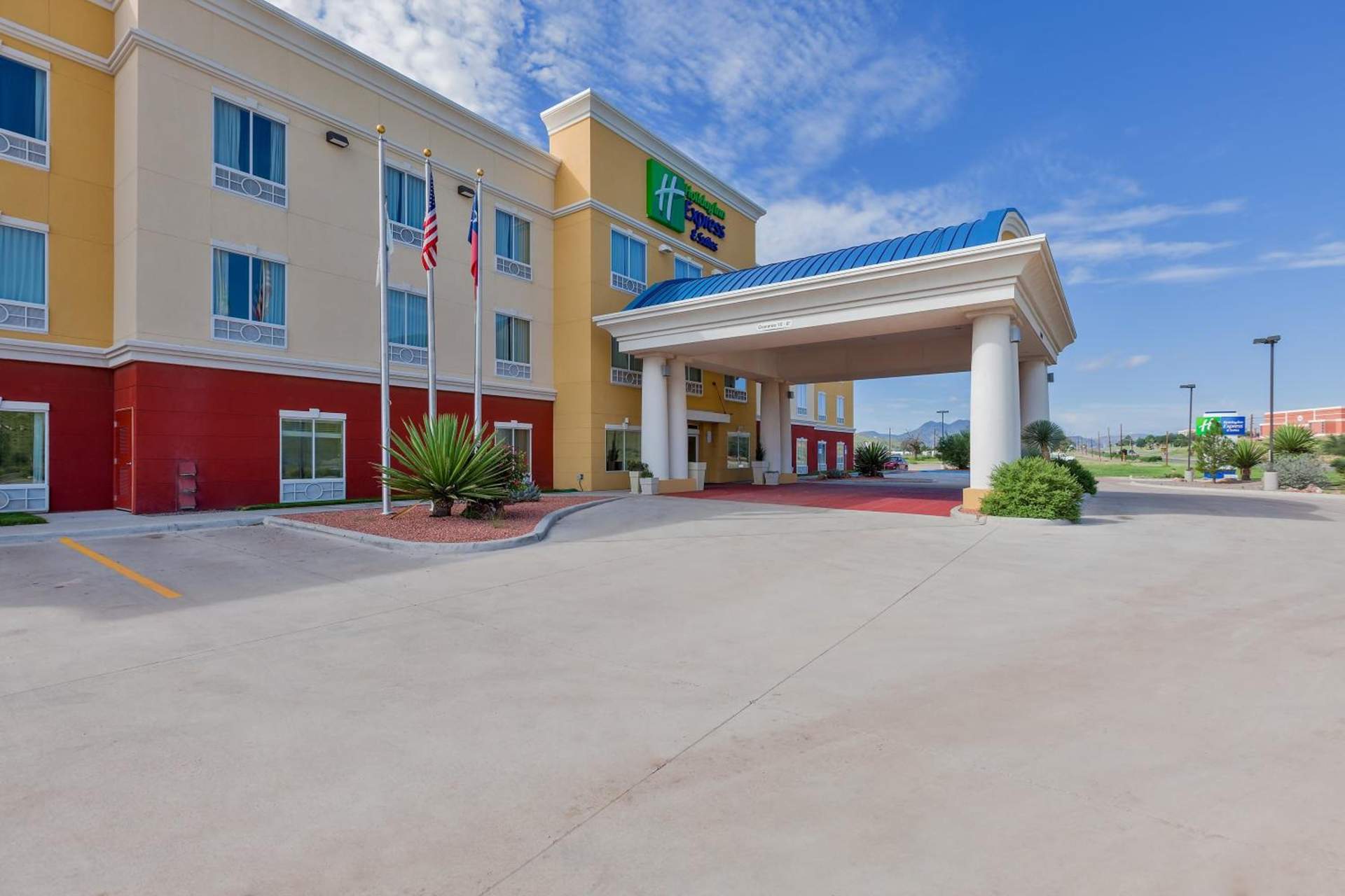 Holiday Inn Express and Suites Alpine by IHG