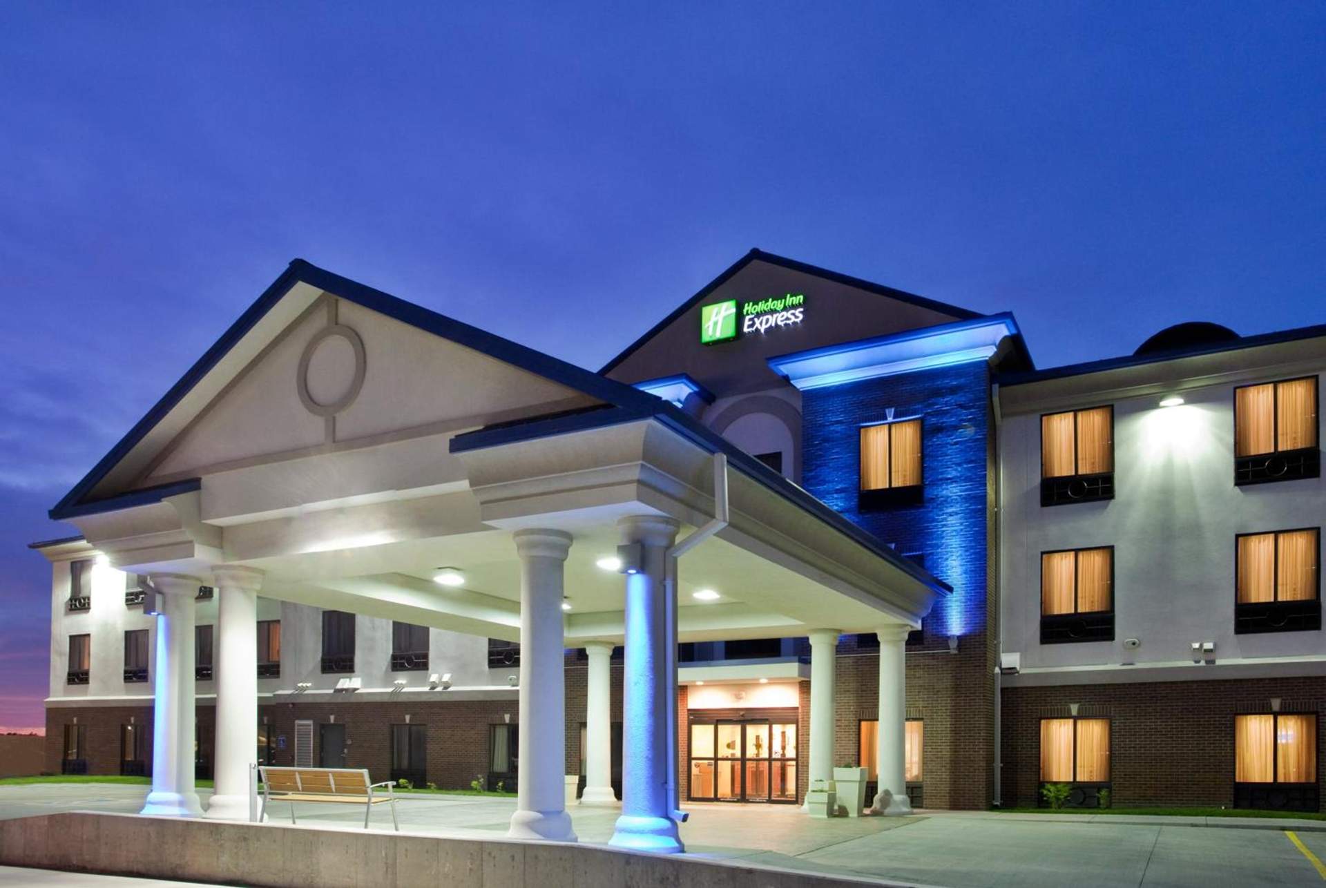 Holiday Inn Express Hotel & Suites McPherson by IHG