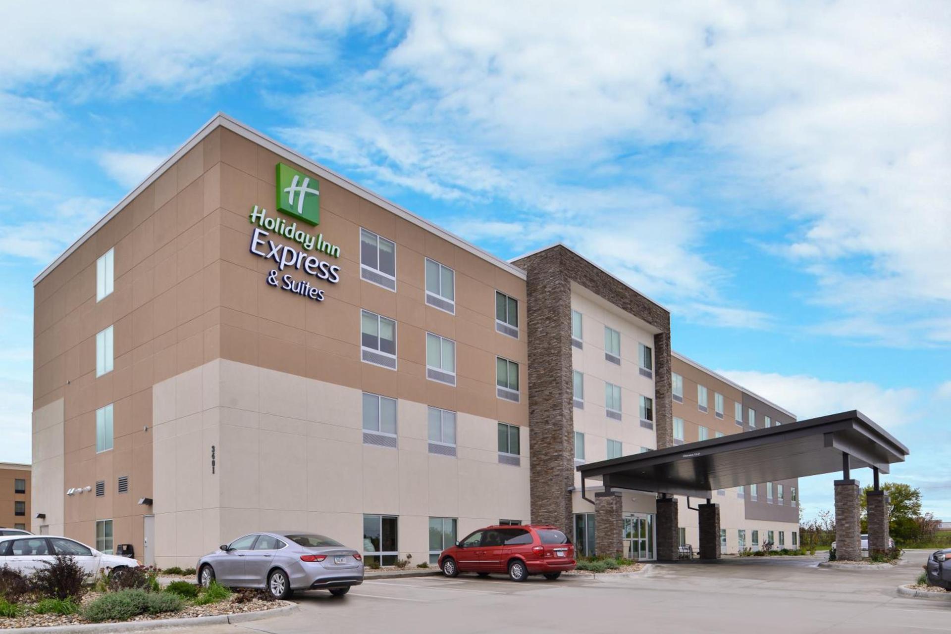 Holiday Inn Express & Suites - Marshalltown by IHG — hotel in Marshalltown