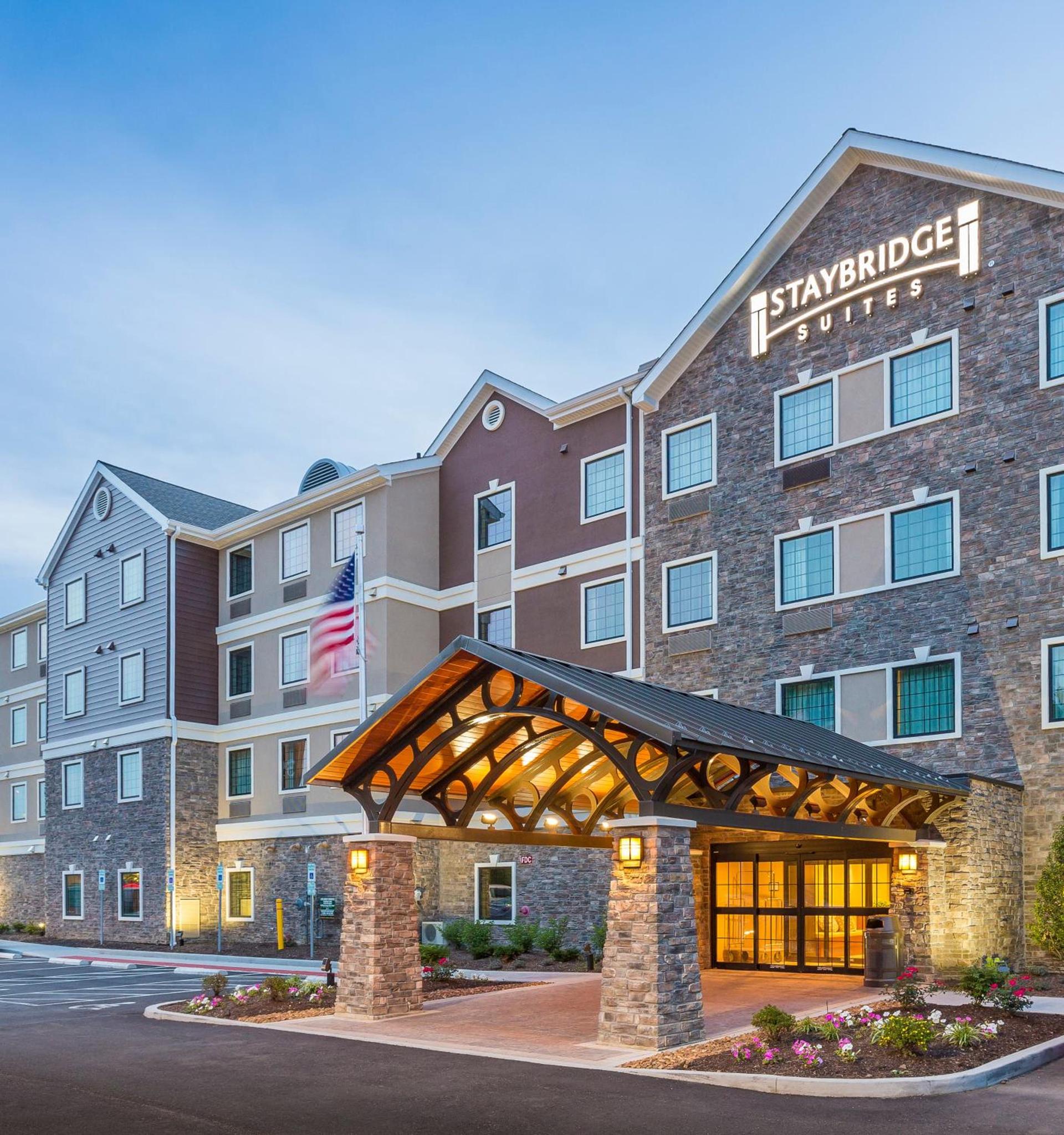 Staybridge Suites Canton by IHG — hotel in North Canton