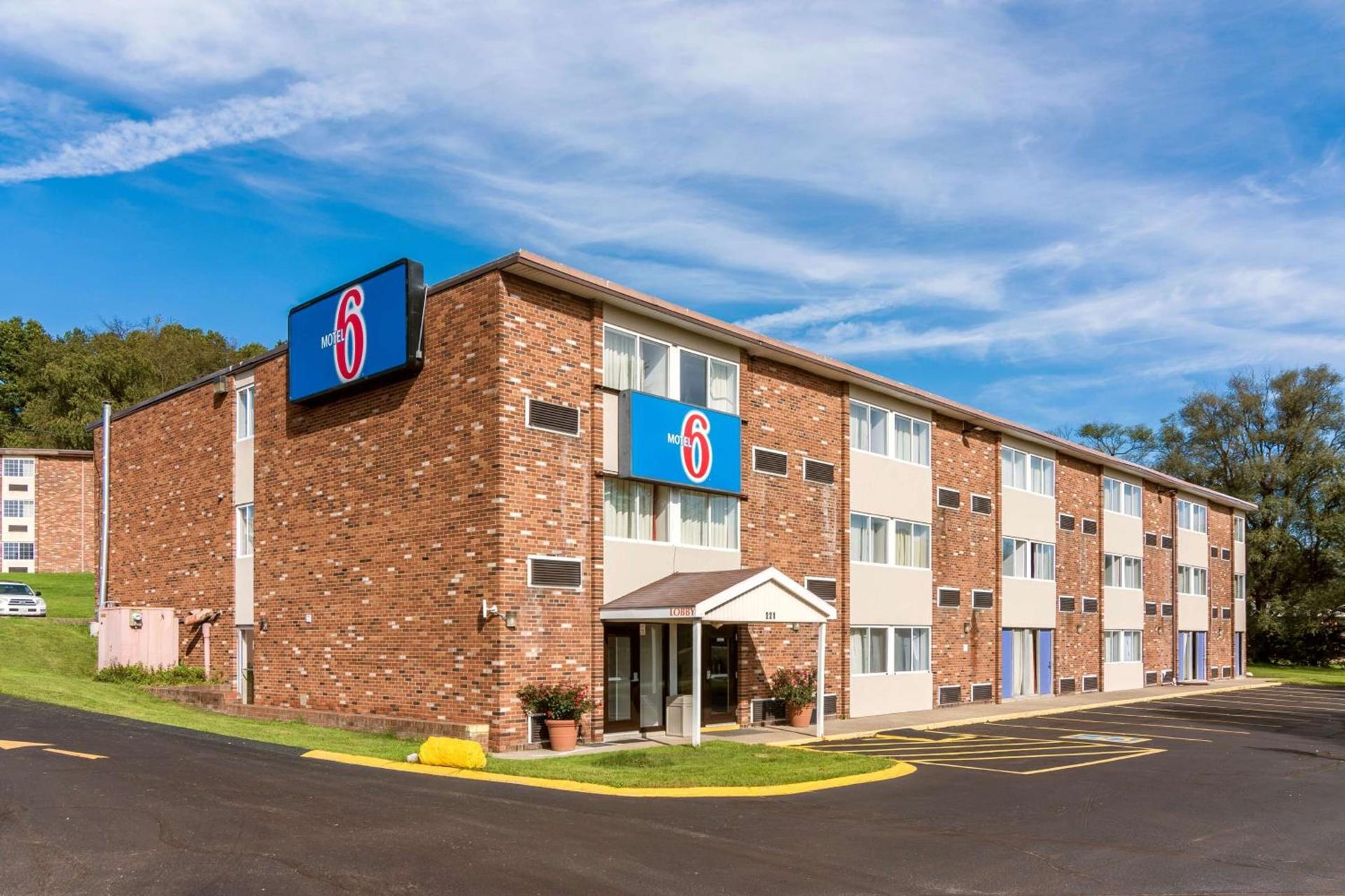 Motel 6-New Stanton, PA — hotel in New Stanton