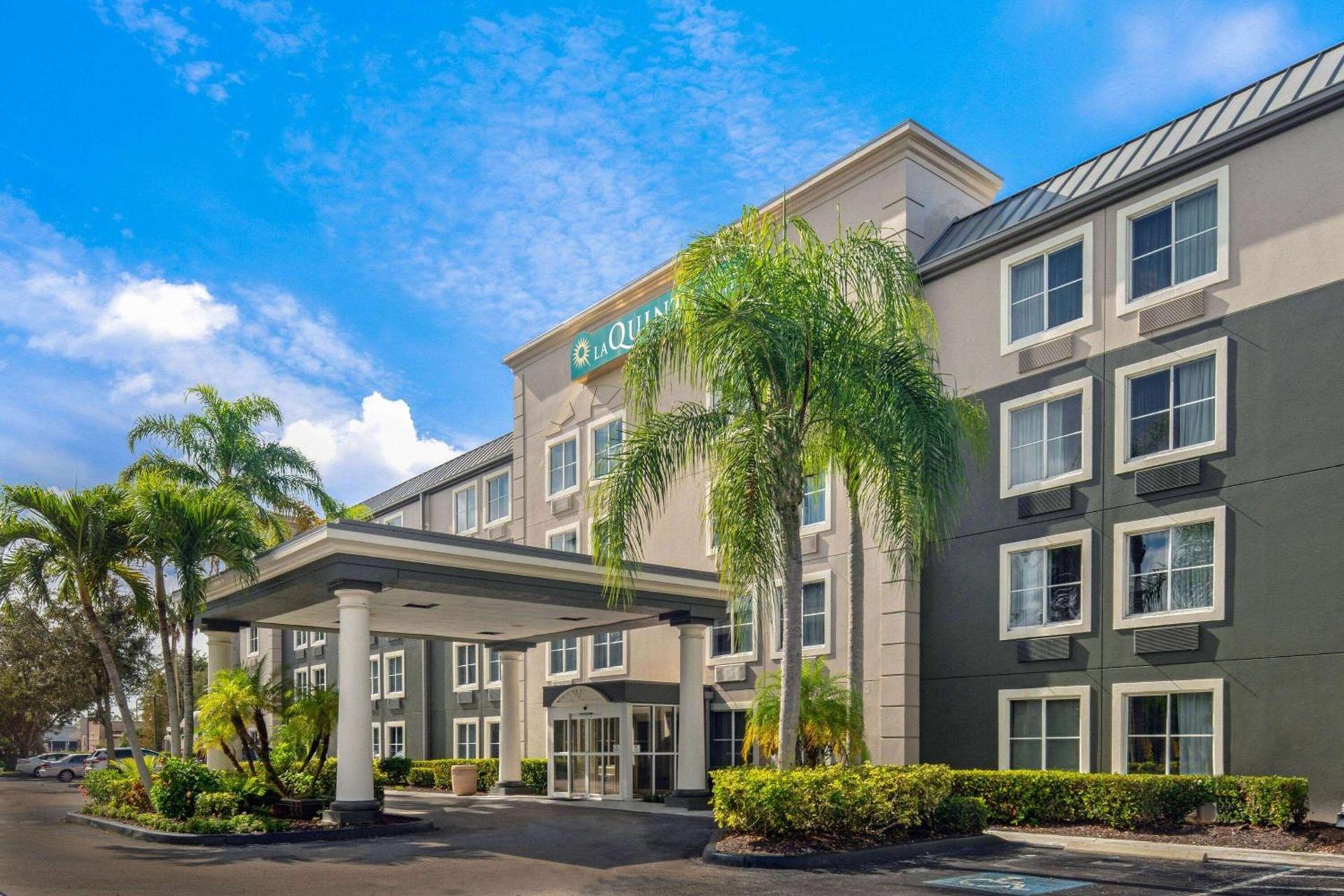 La Quinta by Wyndham Naples East (I-75) — hotel in Naples