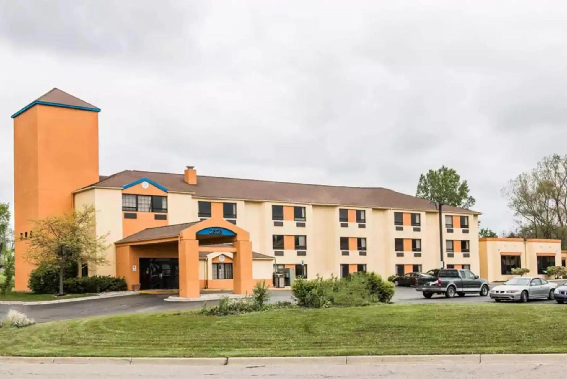 Days Inn by Wyndham Flint/Bishop International Airport — hotel in Flint