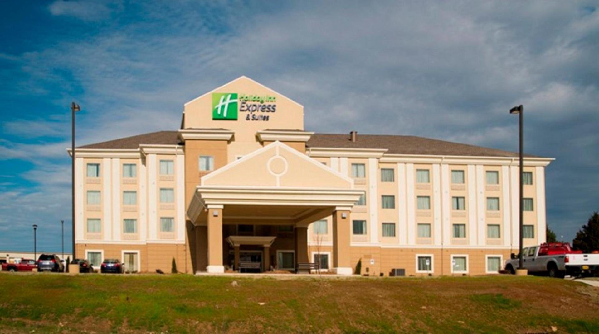 Holiday Inn Express & Suites Morrilton by IHG — hotel in Morrilton
