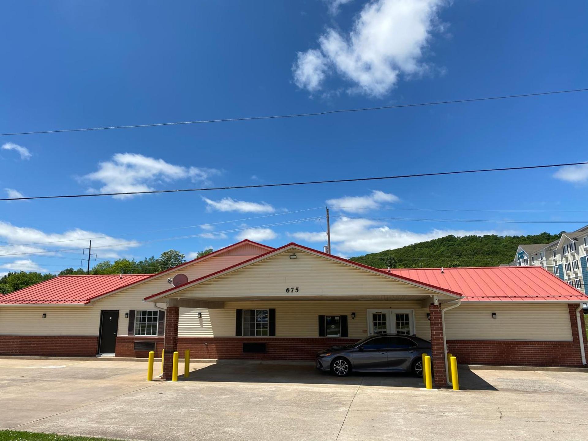 Regency 7 Motel — hotel in Fayetteville