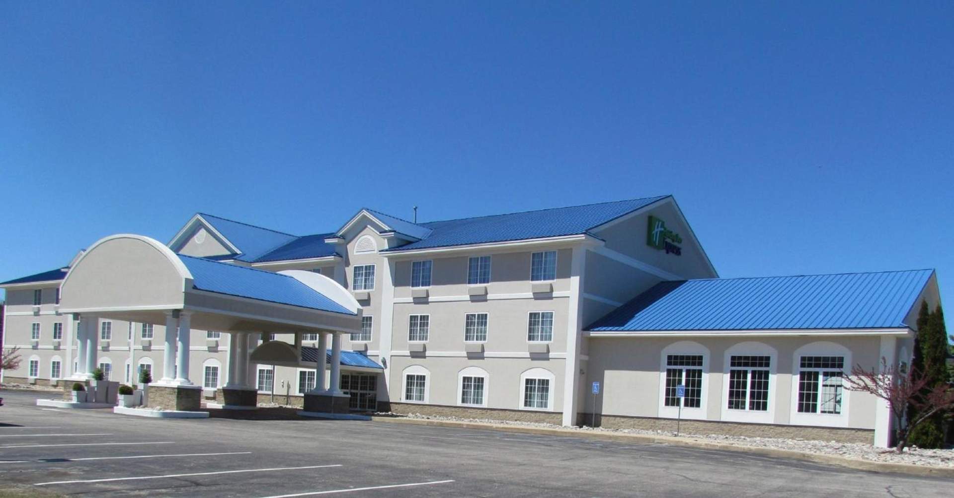 Holiday Inn Express Hotel & Suites Cadillac by IHG