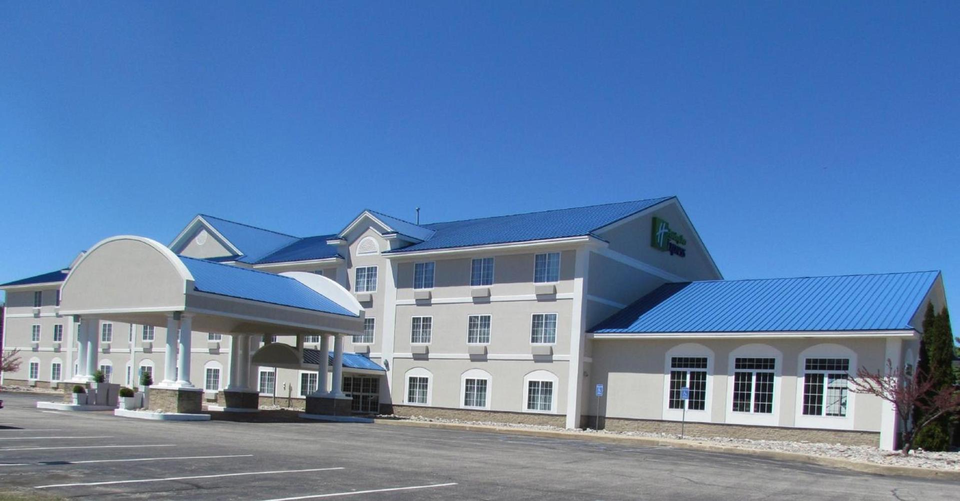 Holiday Inn Express Hotel & Suites Cadillac by IHG — hotel in Cadillac