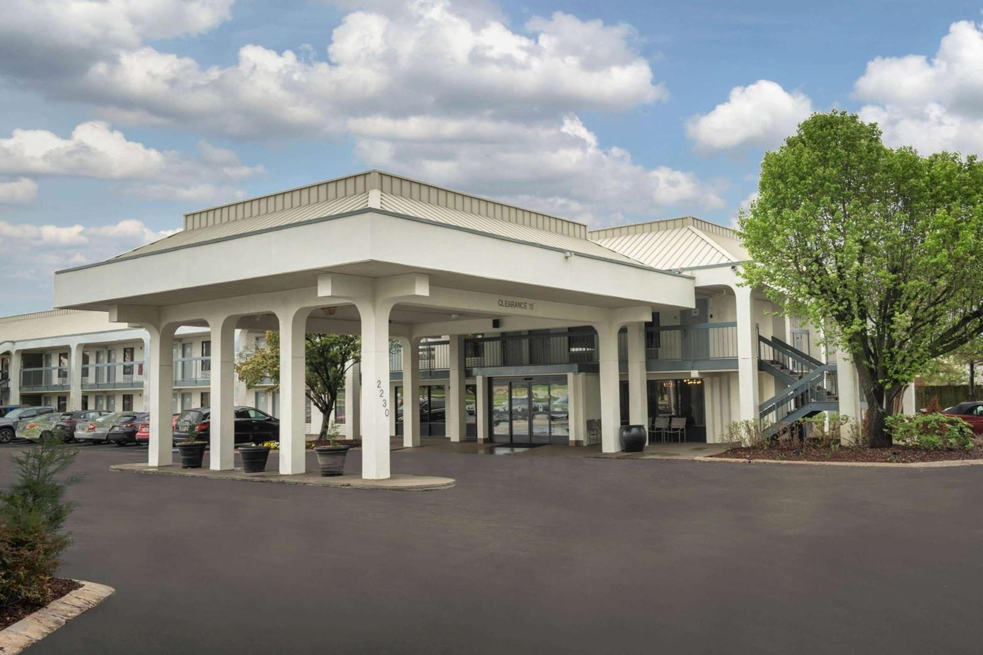 Baymont by Wyndham Murfreesboro — hotel in Murfreesboro