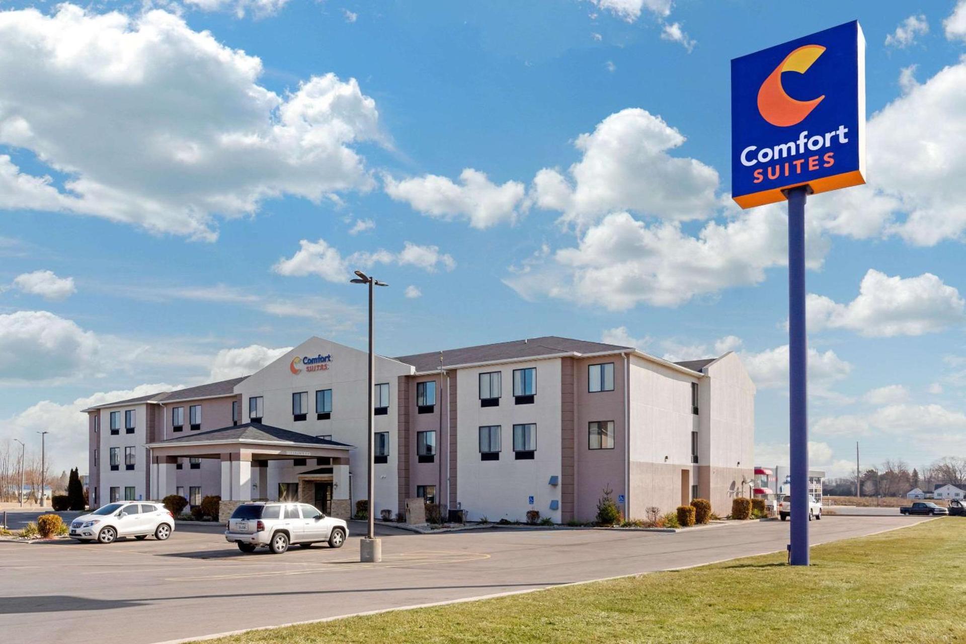 Comfort Suites South Haven near I-96 — hotel in South Haven