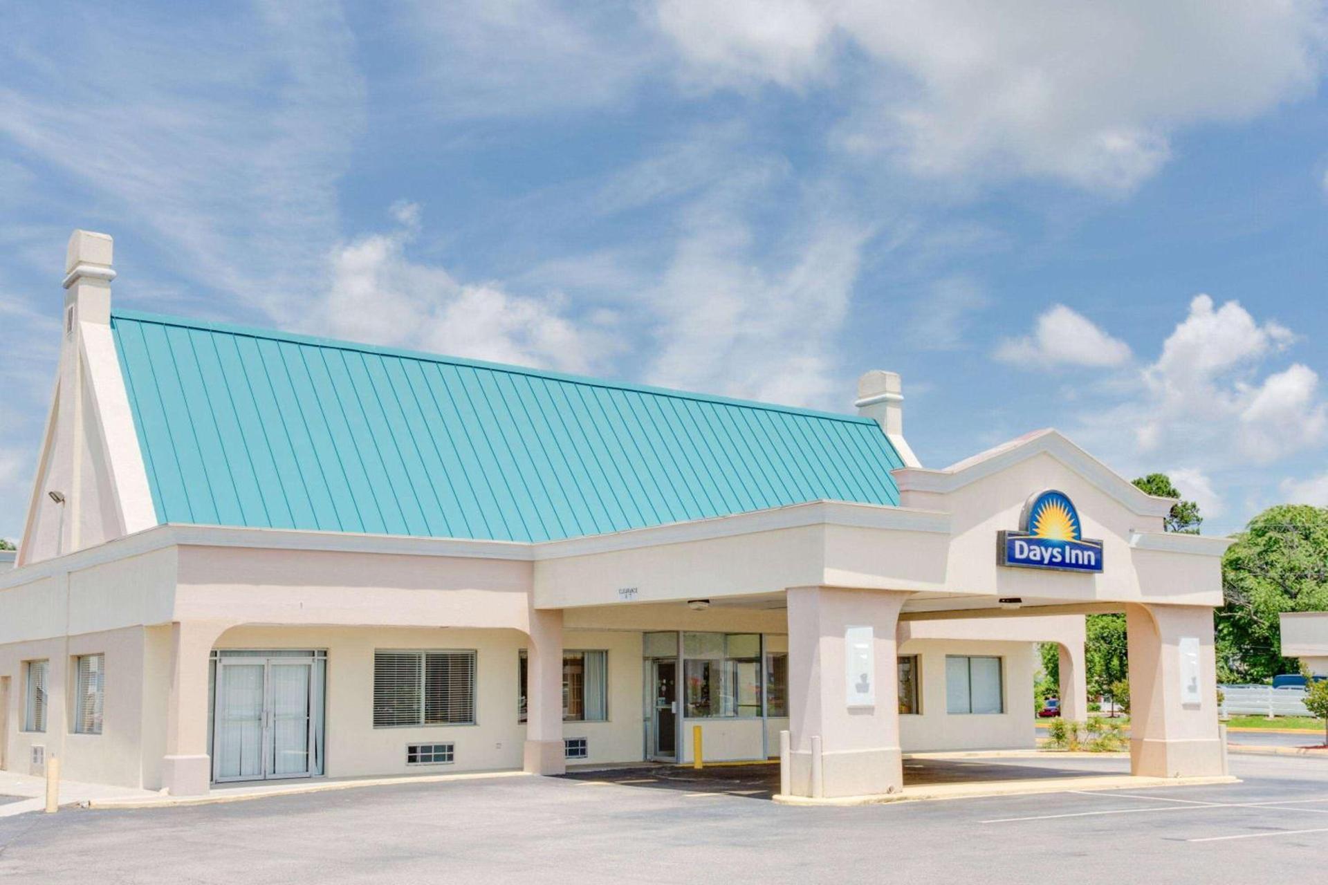 Days Inn by Wyndham Chester — hotel in Chester