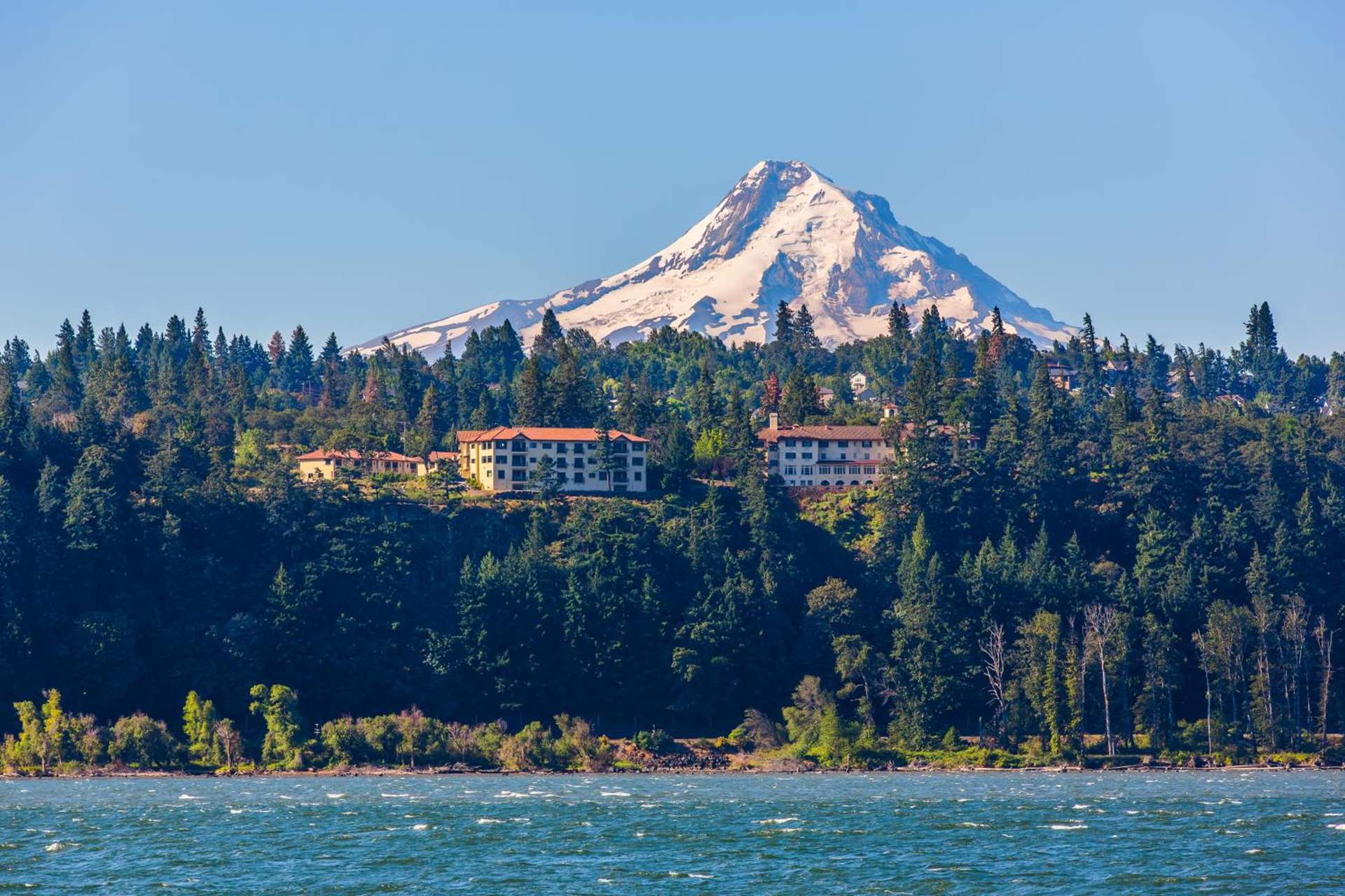 Columbia Cliff Villas