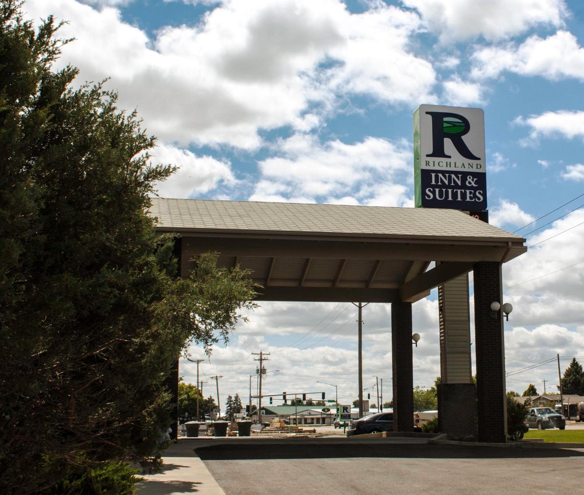 Richland Inn and Suites — hotel in Sidney