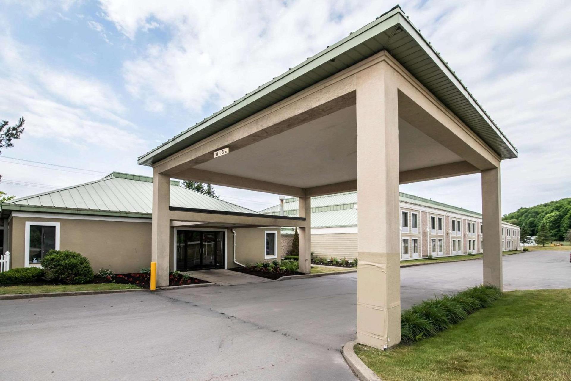 Clarion Inn & Suites Cortland - University Area — hotel in Cortland