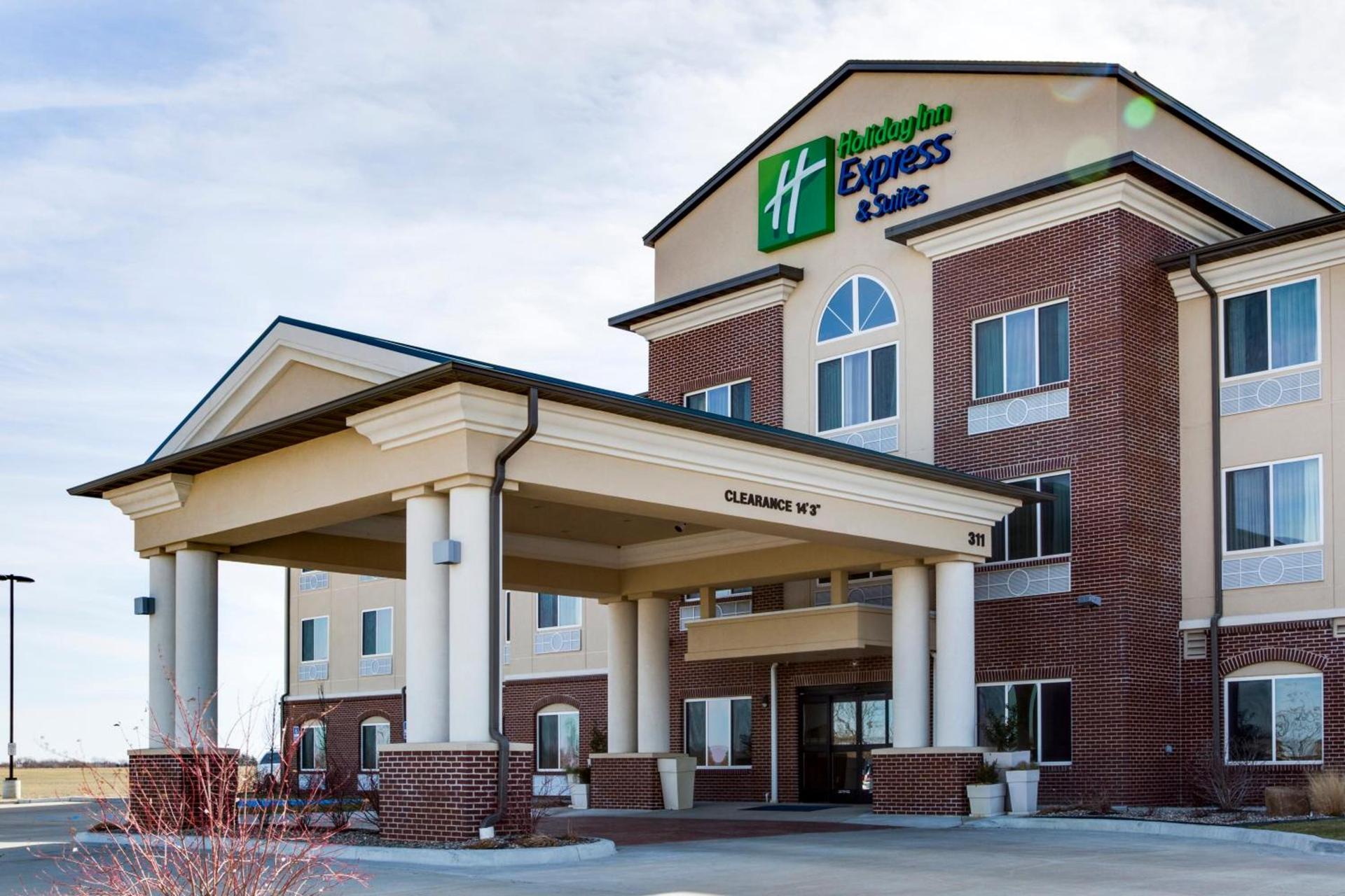 Holiday Inn Express & Suites Nevada by IHG — hotel in Nevada