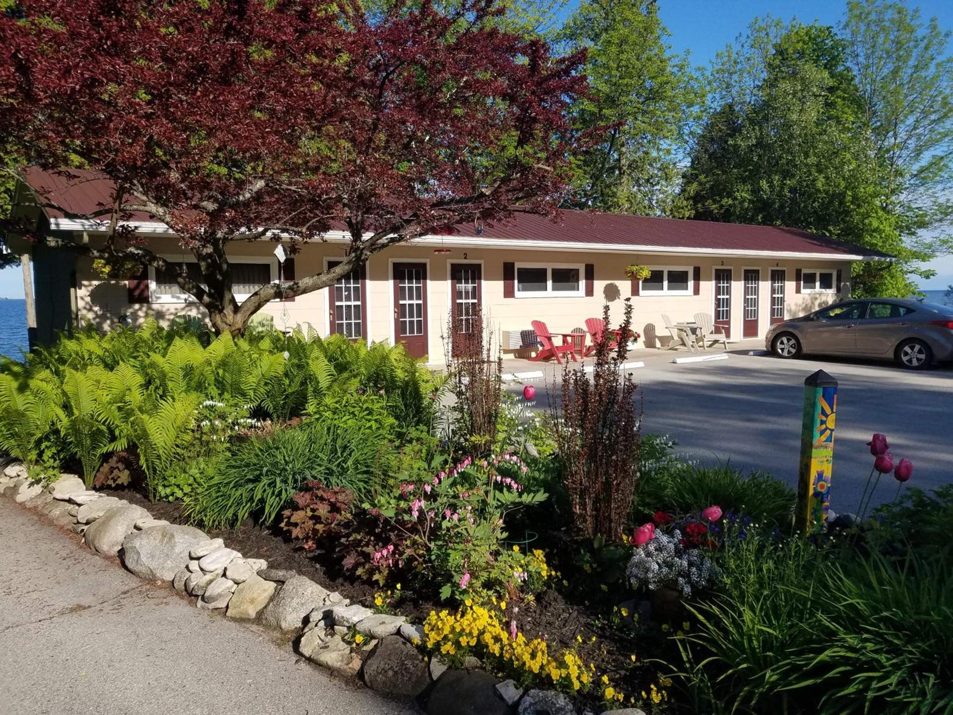 Square Rigger Harbor Motel