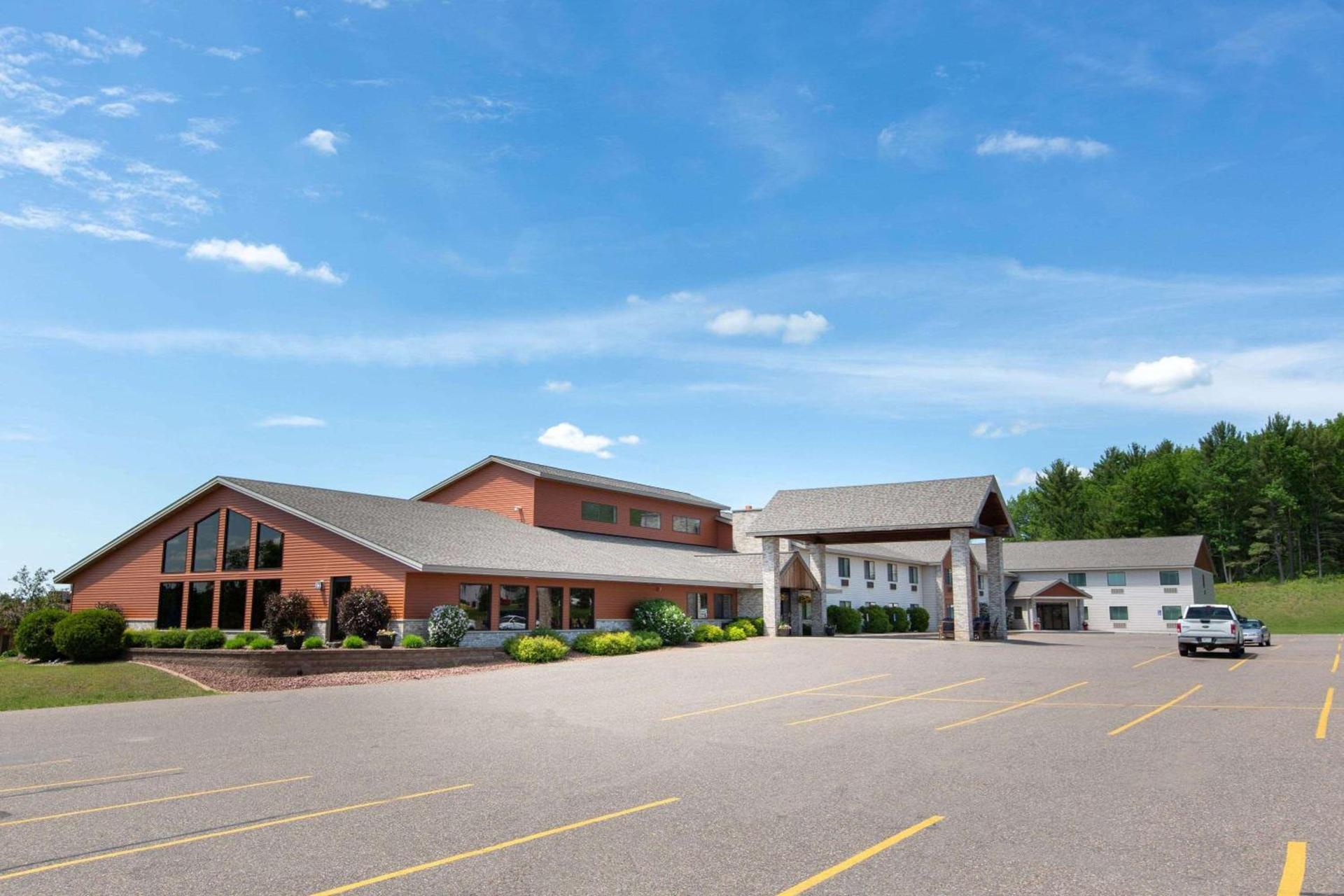 AmericInn by Wyndham Merrill — hotel in Merrill