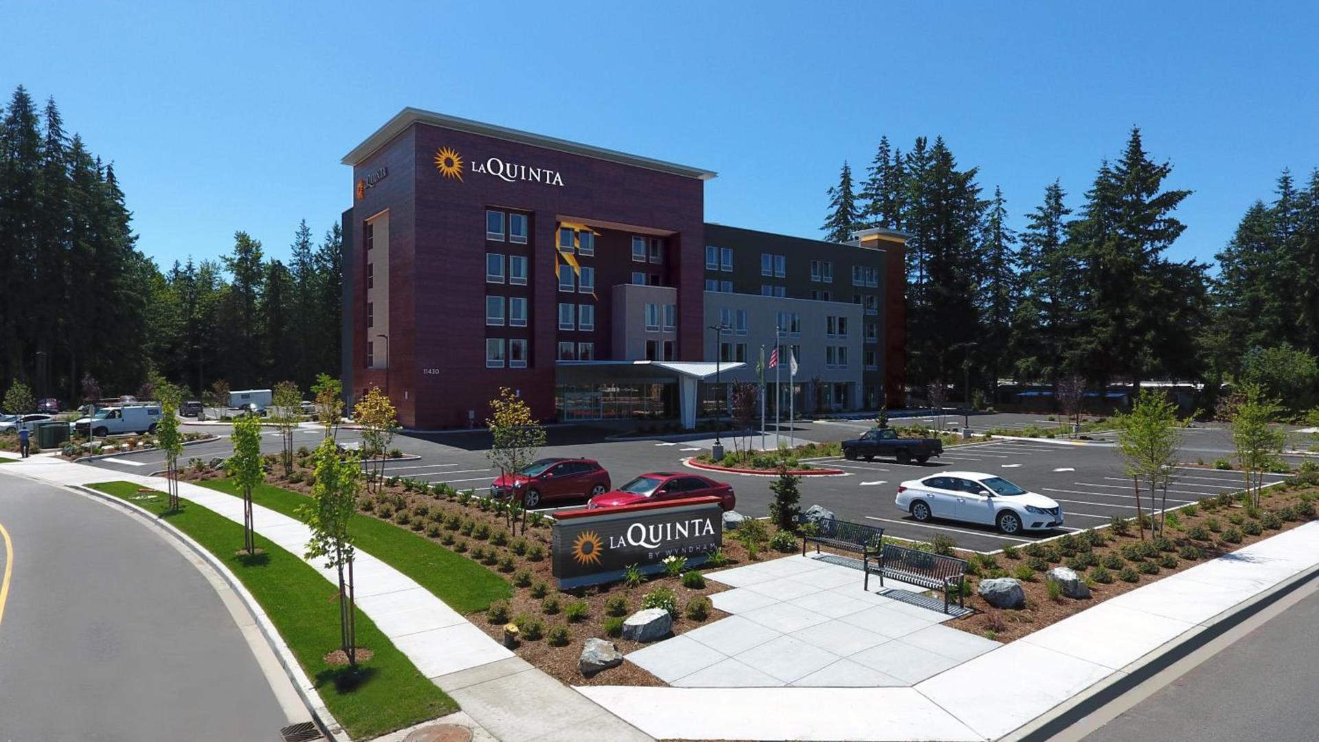 La Quinta Inn & Suites by Wyndham Marysville — hotel in Marysville