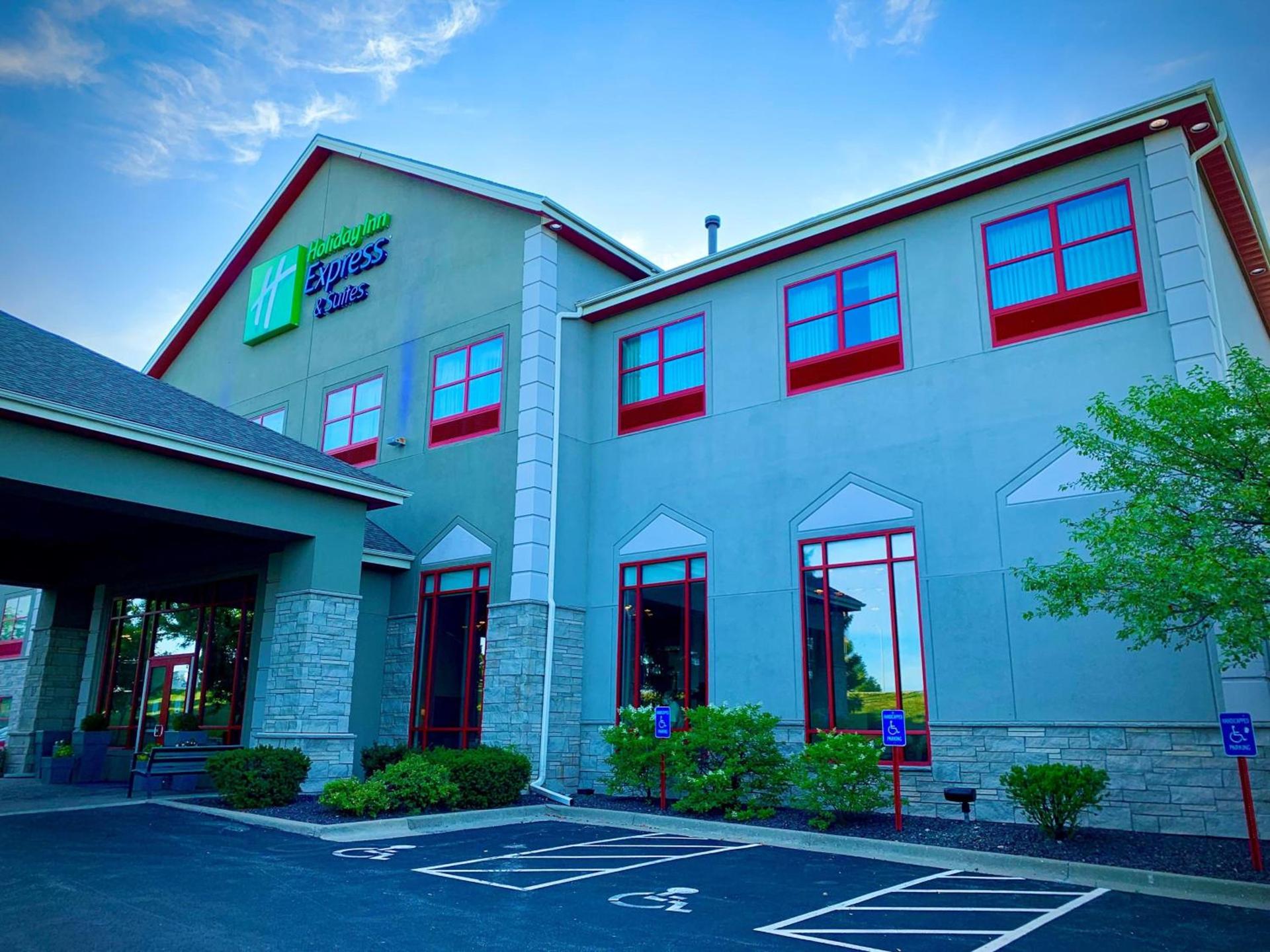 Holiday Inn Express & Suites - Olathe North by IHG — hotel in Olathe