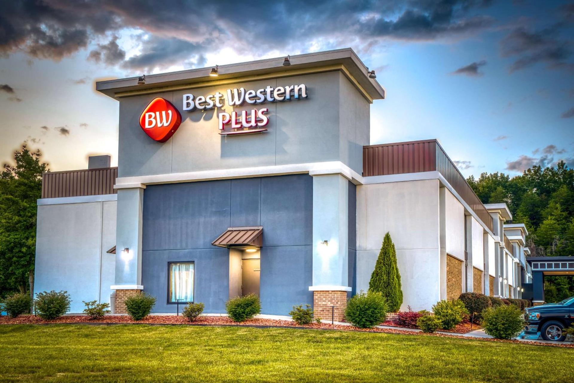 Best Western Plus Yadkin Valley Inn & Suites — hotel in Jonesville