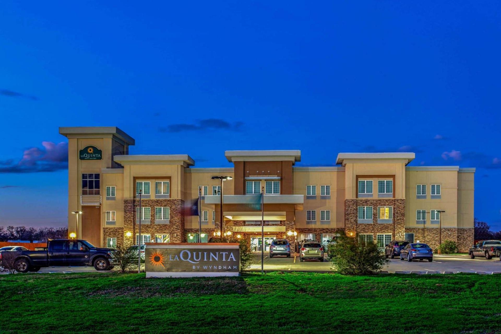 La Quinta by Wyndham Luling — hotel in Luling