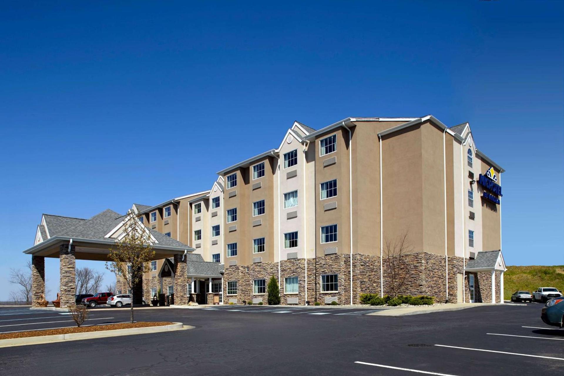 Microtel Inn & Suites by Wyndham New Martinsville — hotel in New Martinsville