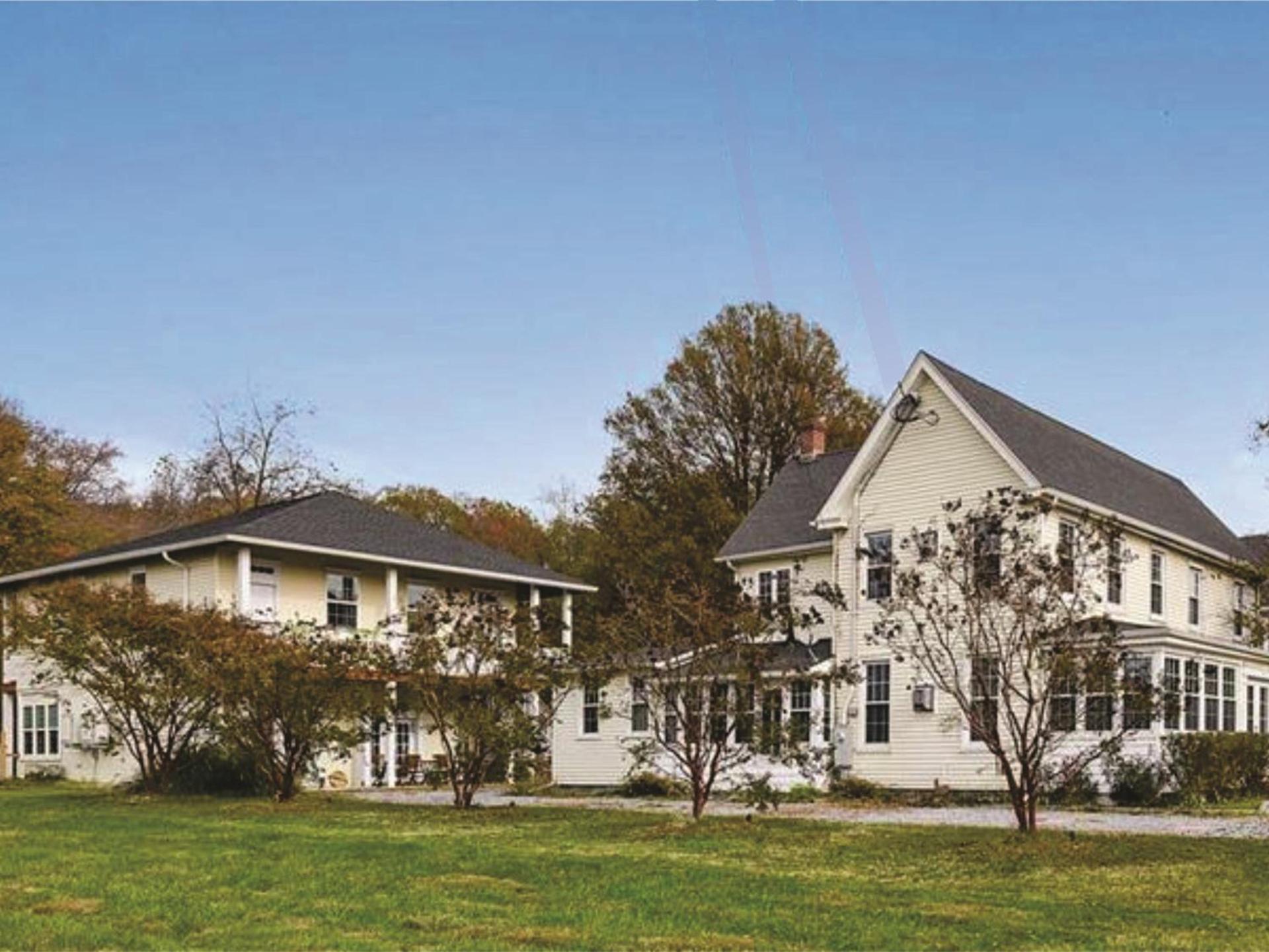 Haven Point Inn and Gallery — hotel in Rock Hall