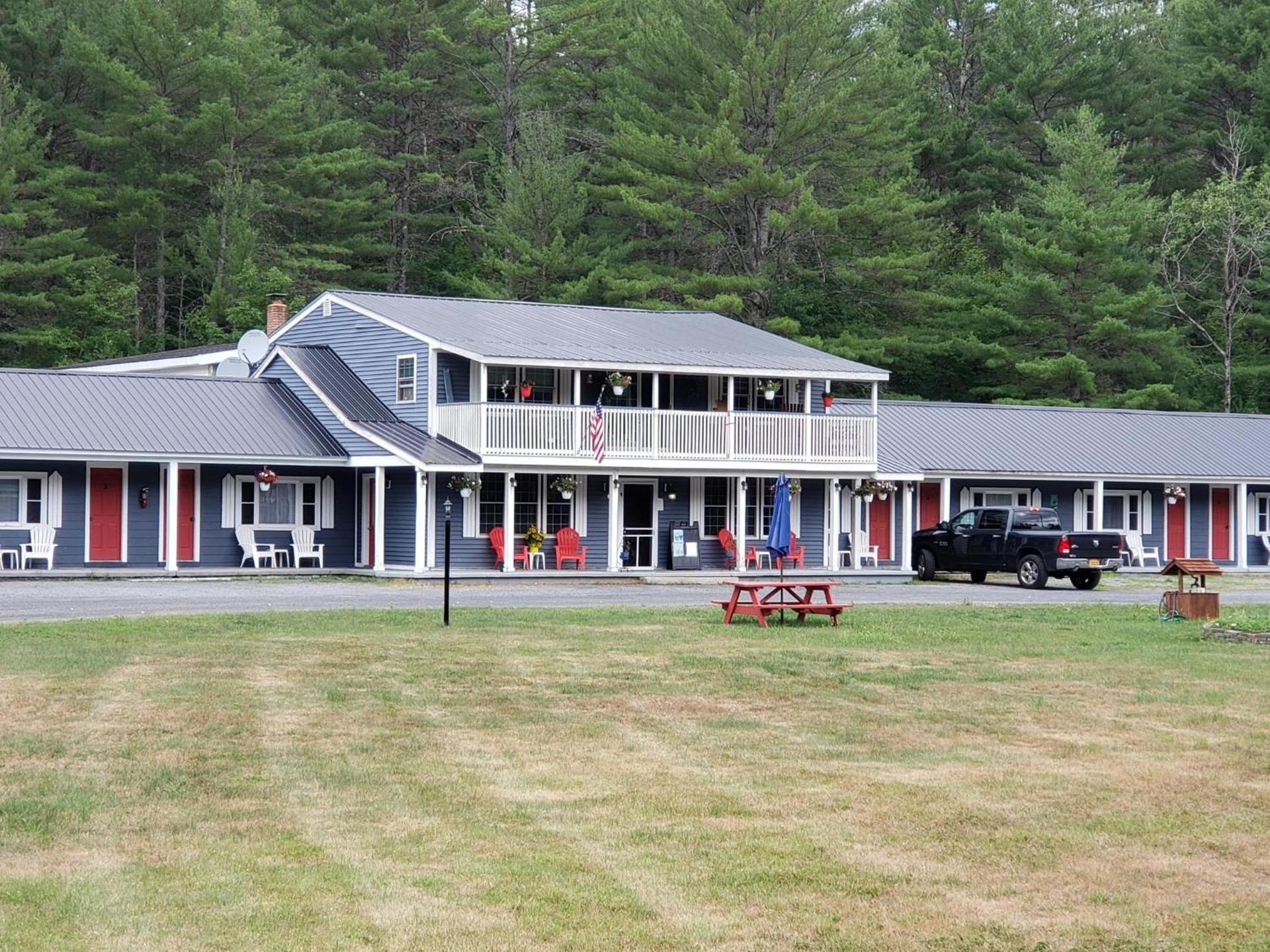 Blue Ridge Motel — hotel in Schroon Lake