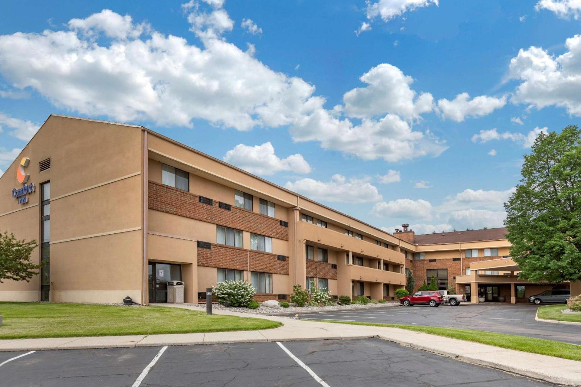Comfort Inn Lansing West — hotel in Lansing