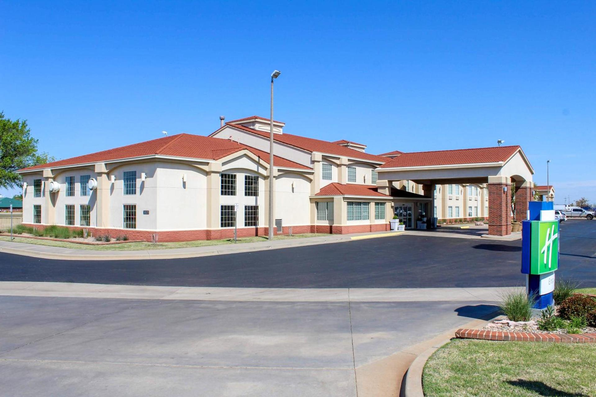 Lucille's Hotel, Restaurant, & Bar — hotel in Weatherford