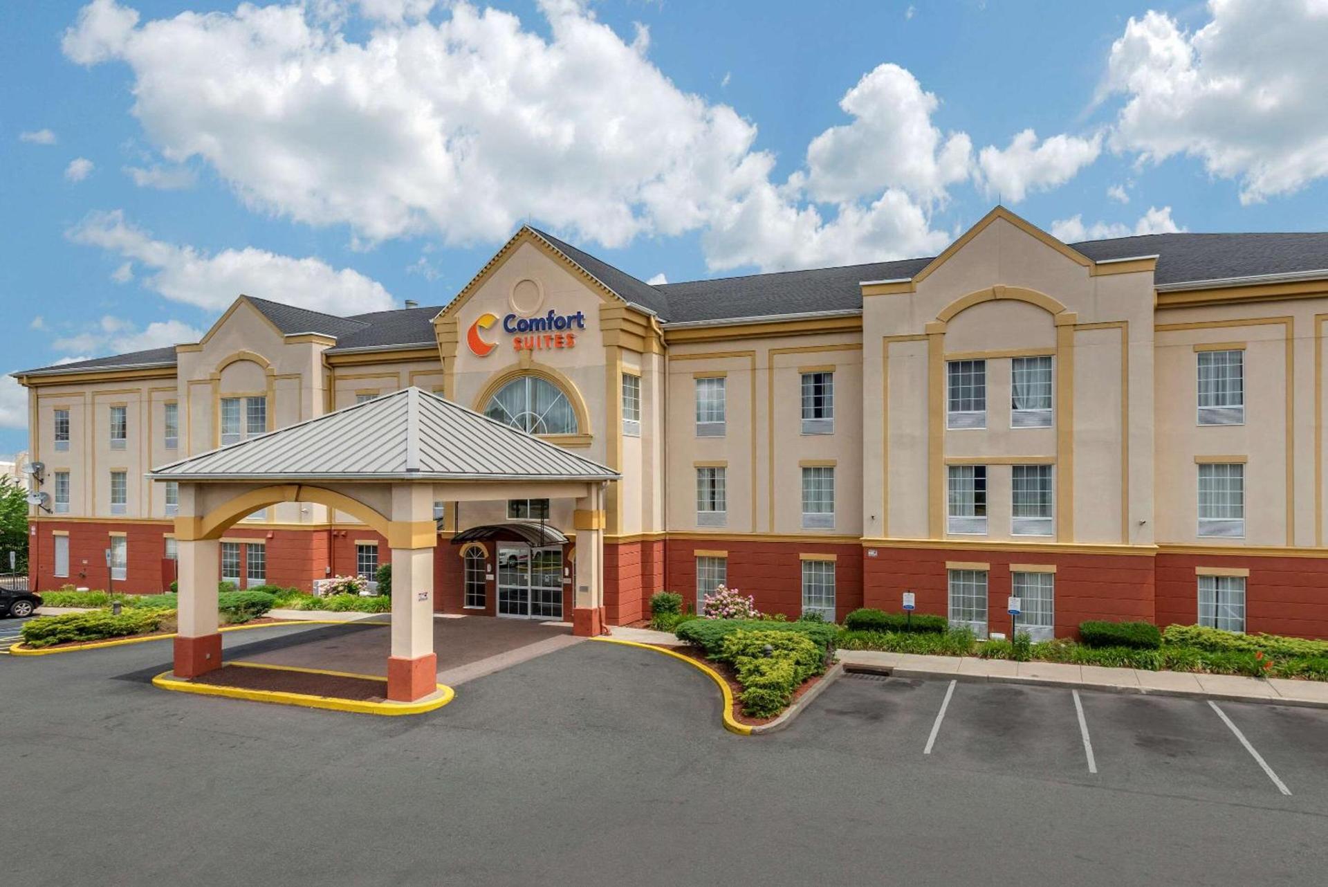 Comfort Suites Newark - Harrison — hotel in Newark