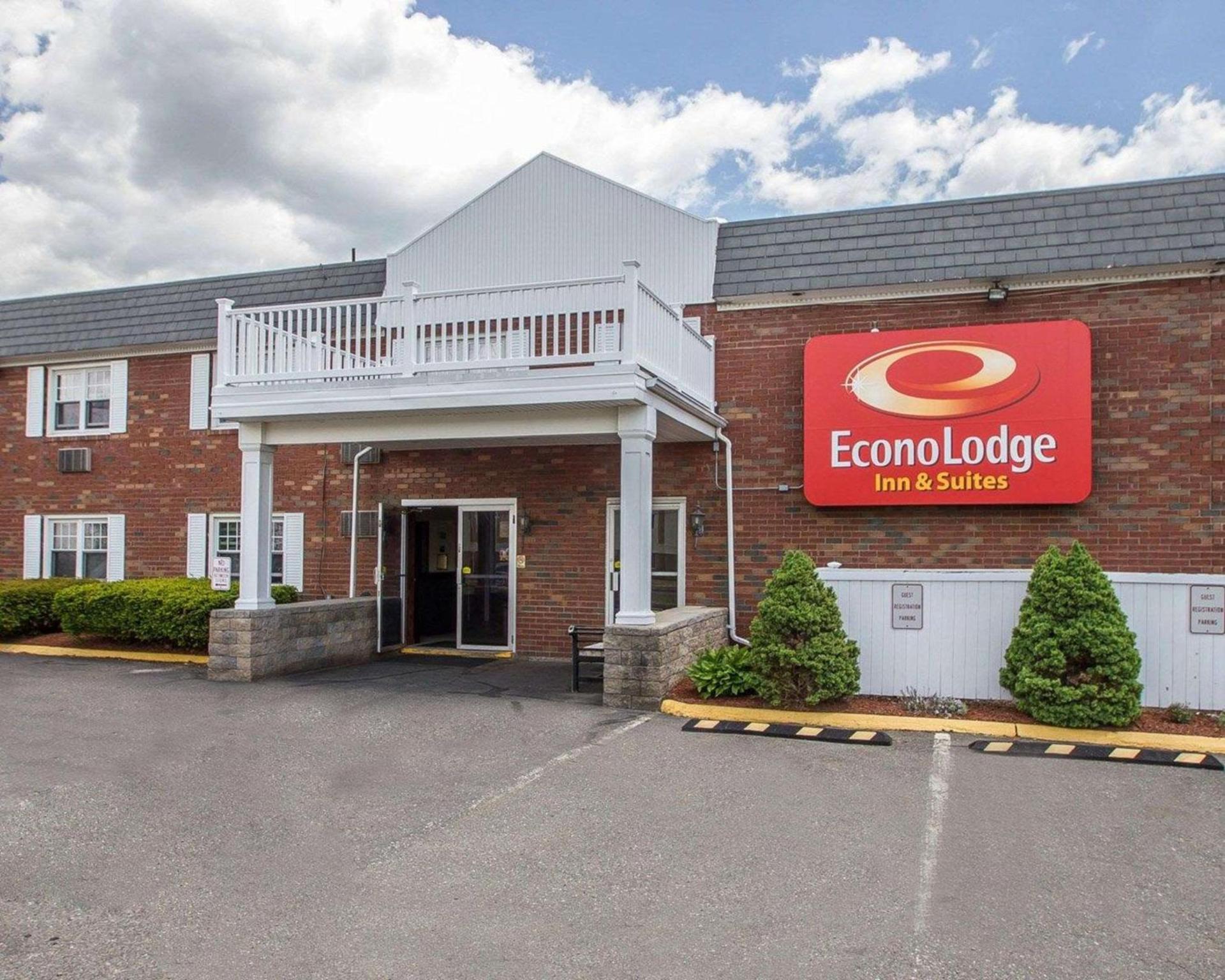 Econo Lodge Inn & Suites Windsor Locks Bradley Airport — hotel in Windsor Locks