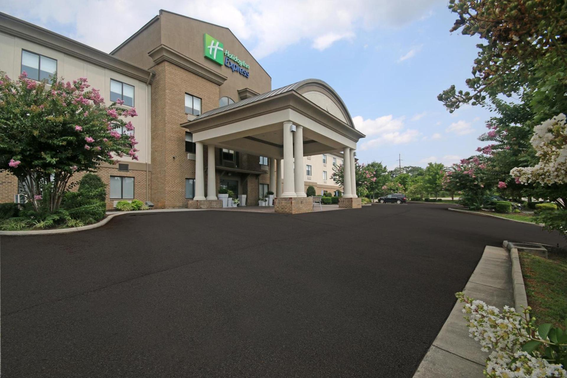 Holiday Inn Express Troutville-Roanoke North by IHG — hotel in Troutville