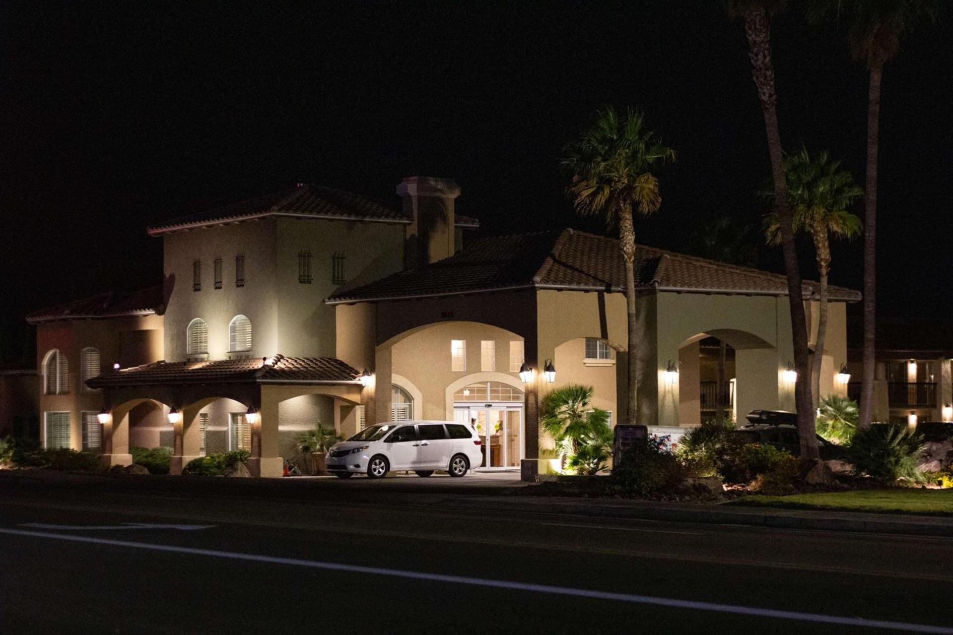 Best Western Plus A Wayfarer's Inn & Suites — hotel in Kingman