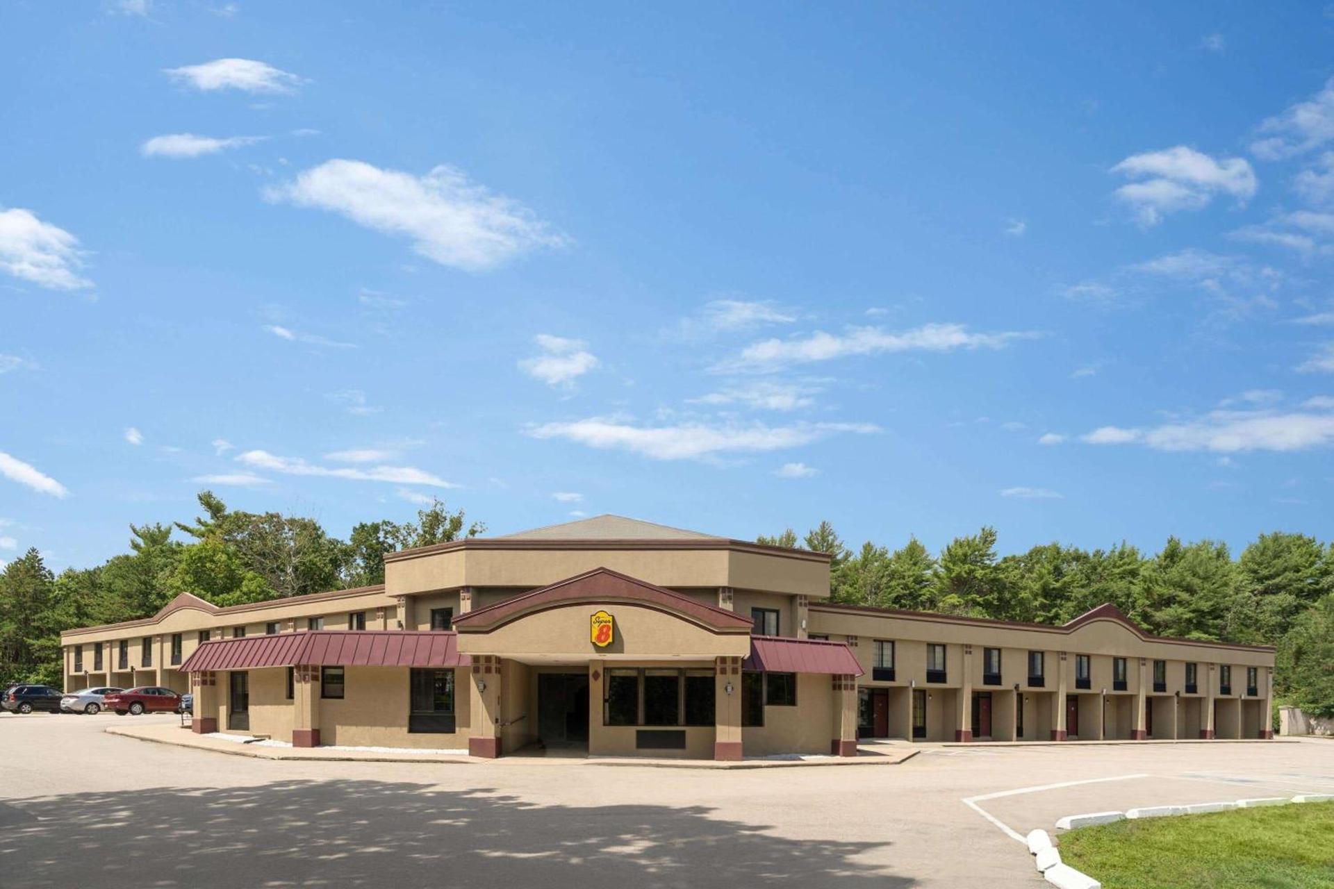 Super 8 by Wyndham West Greenwich/Providence — hotel in West Greenwich