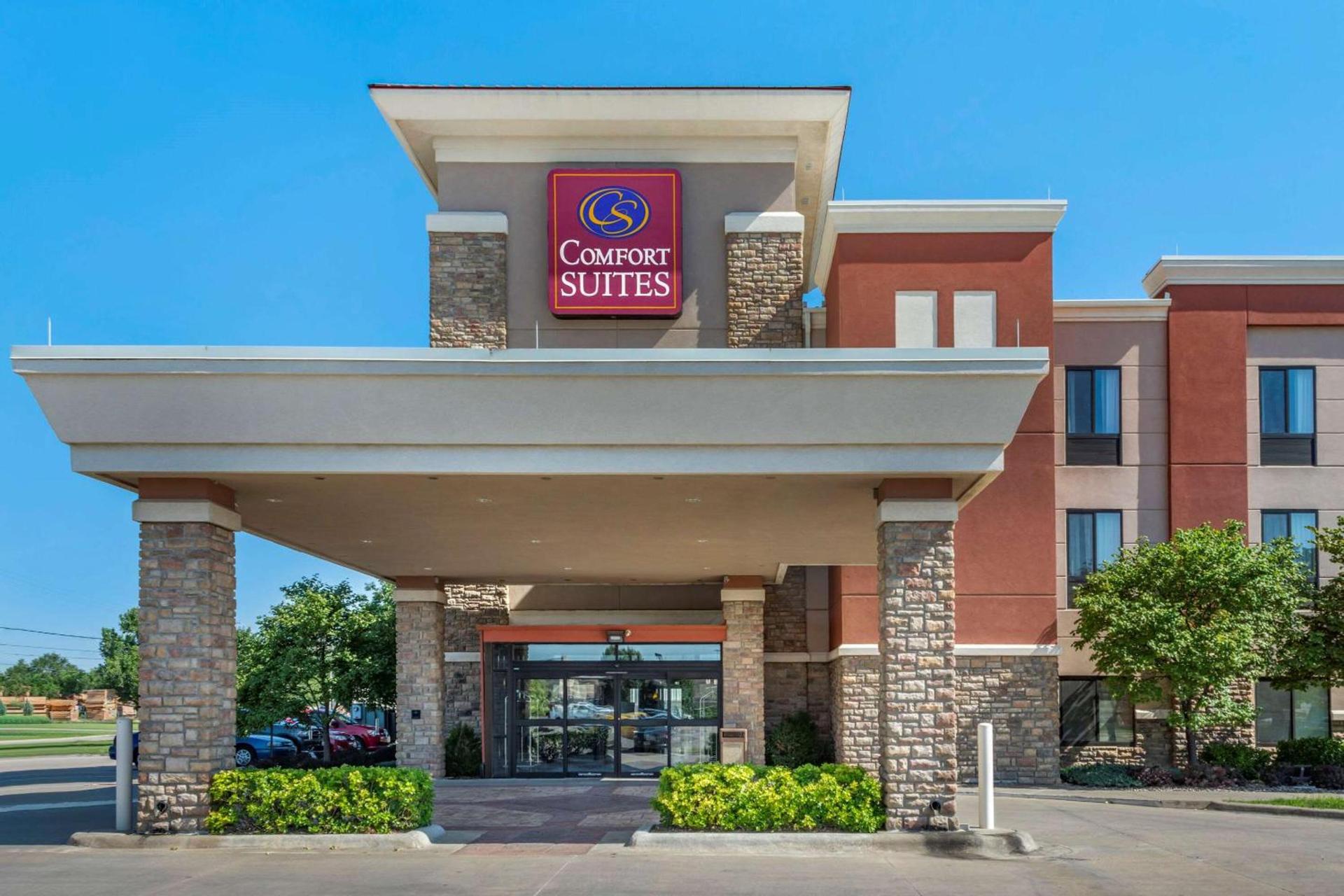 Comfort Suites Manhattan — hotel in Manhattan